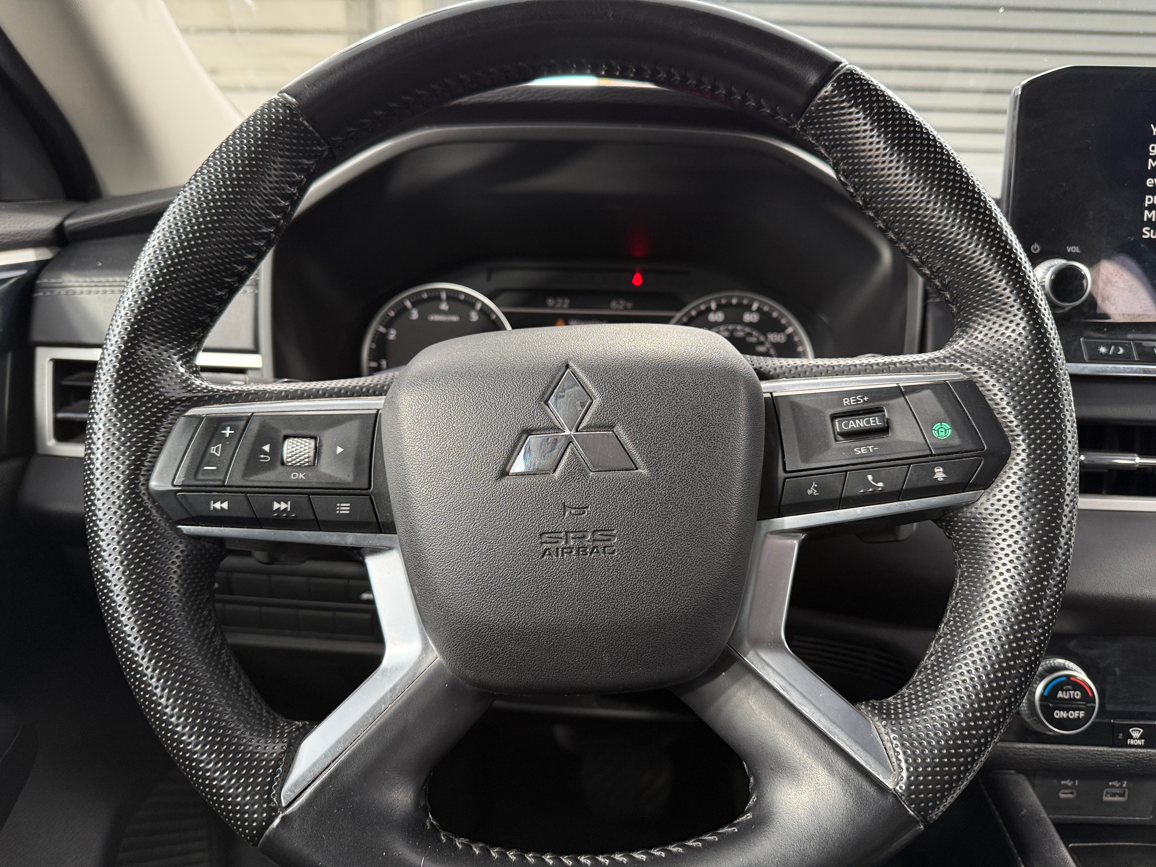 2022 Mitsubishi Outlander SE 4