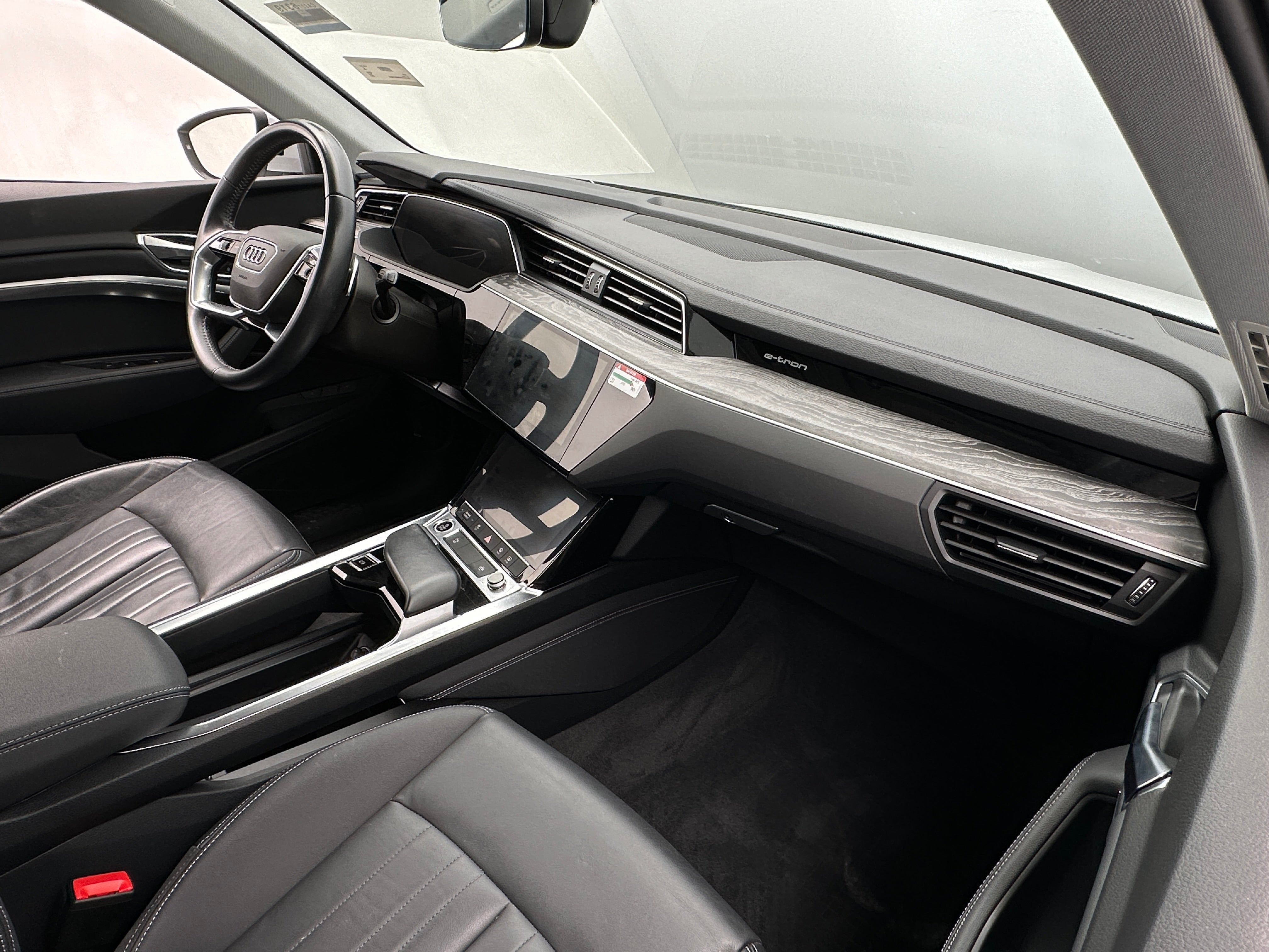 2021 Audi e-tron Premium 2