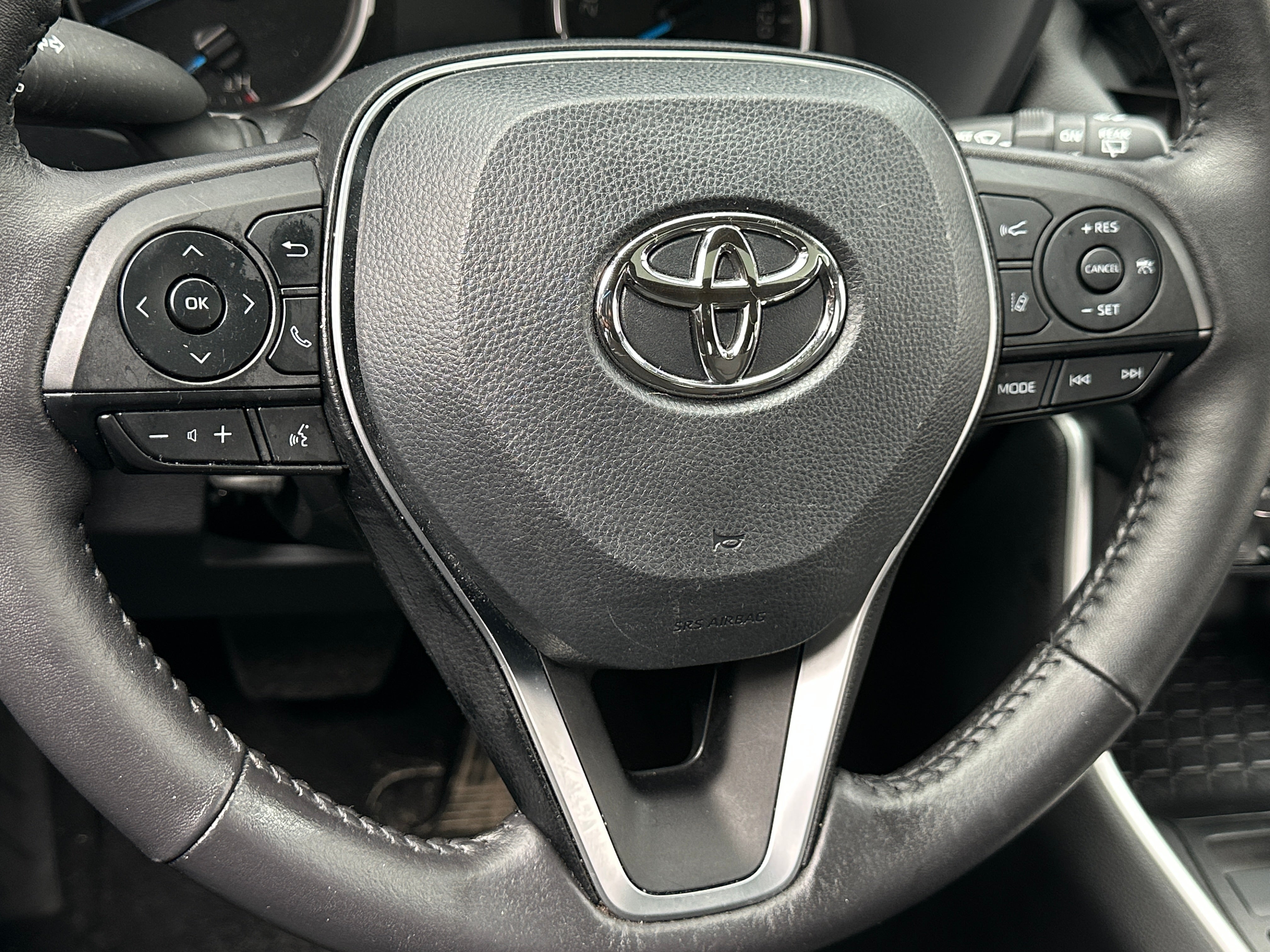 2022 Toyota RAV4 SE 4