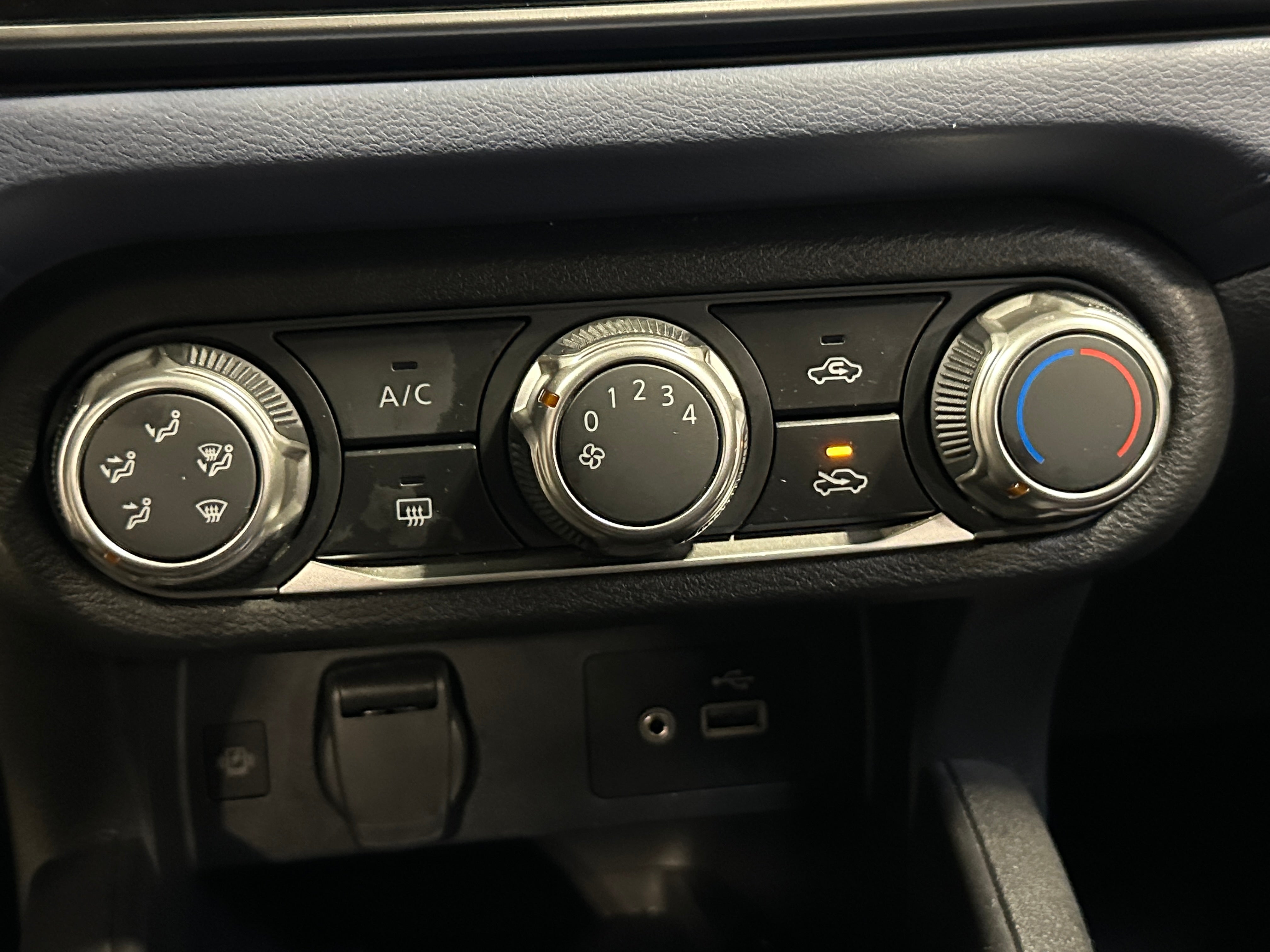 2023 Nissan Versa SV 4