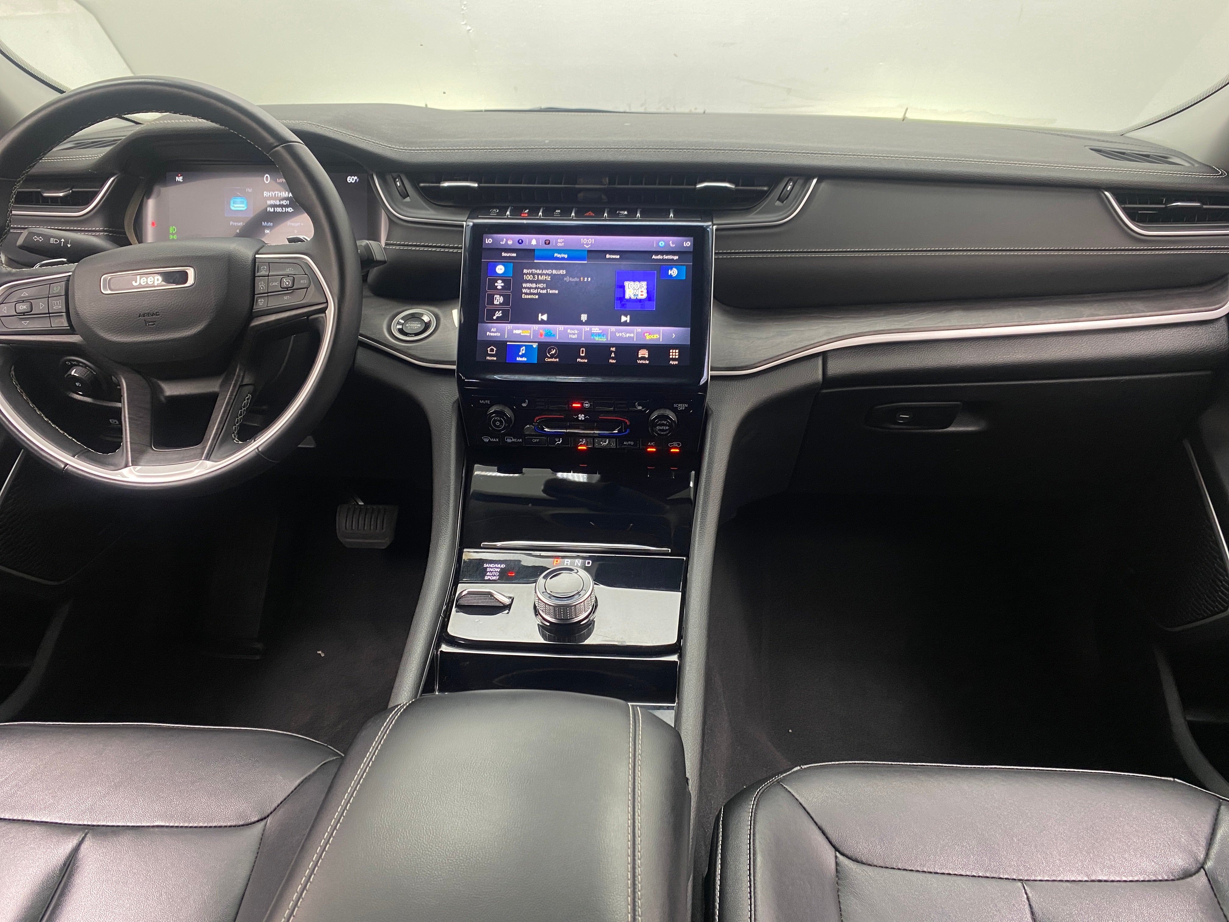 2022 Jeep Grand Cherokee Limited Edition 2