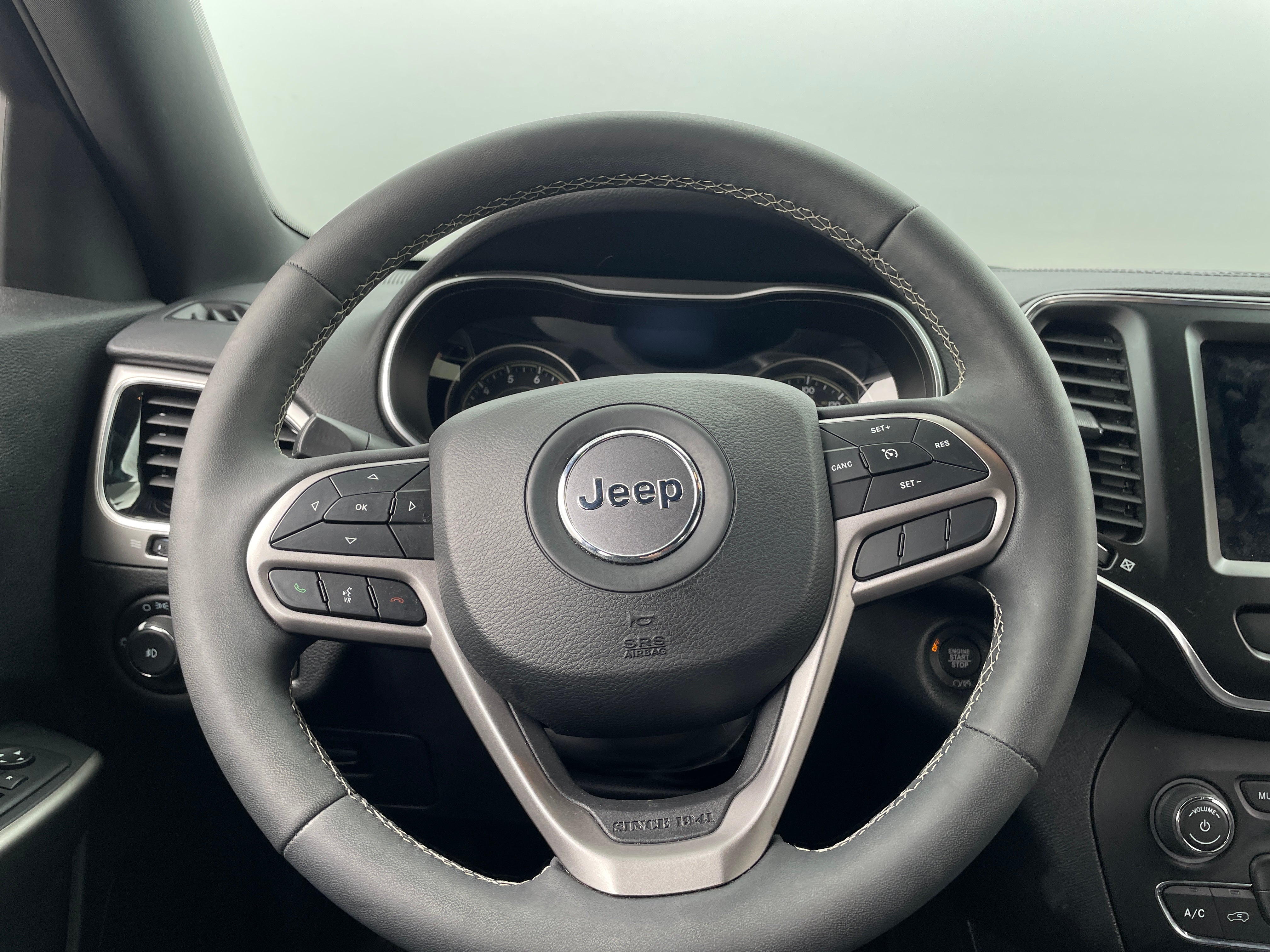 2021 Jeep Cherokee 80th Anniversary 4