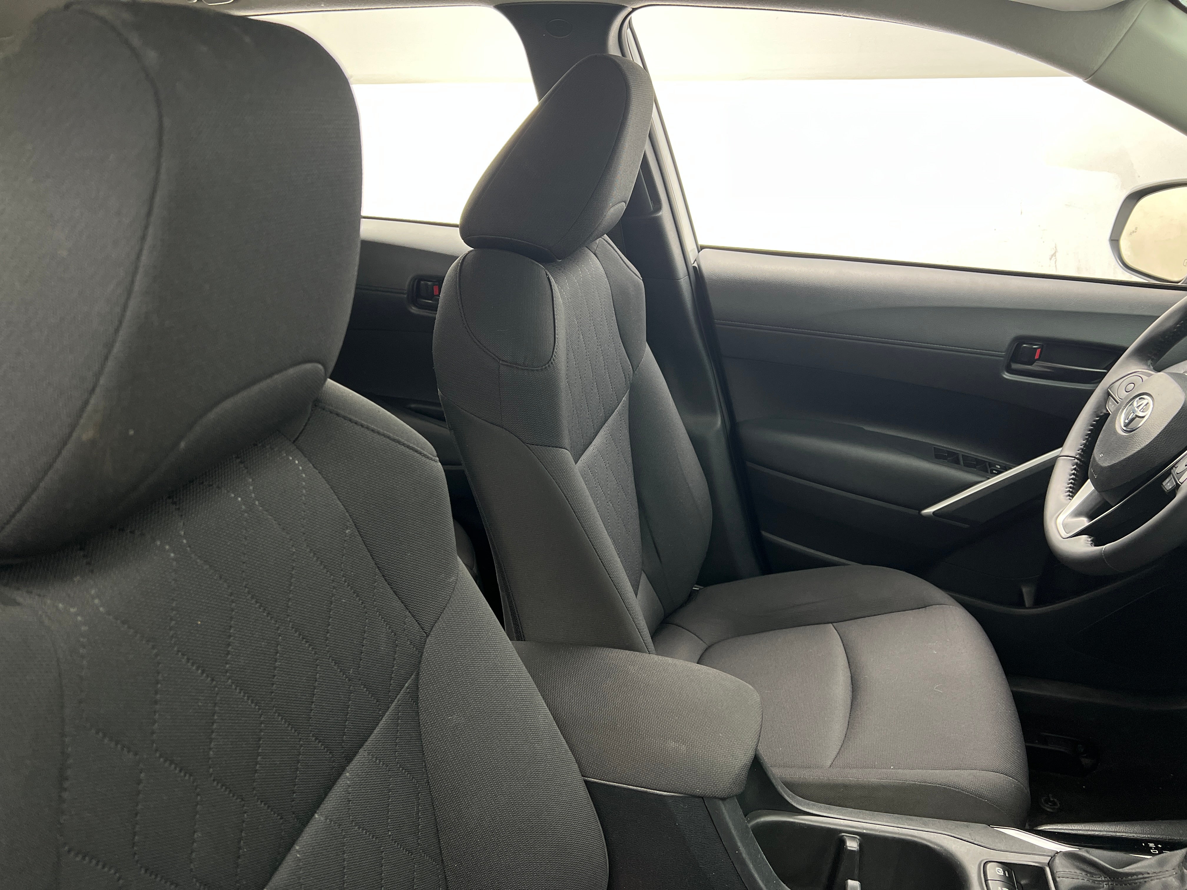 2024 Toyota Corolla Cross LE 2