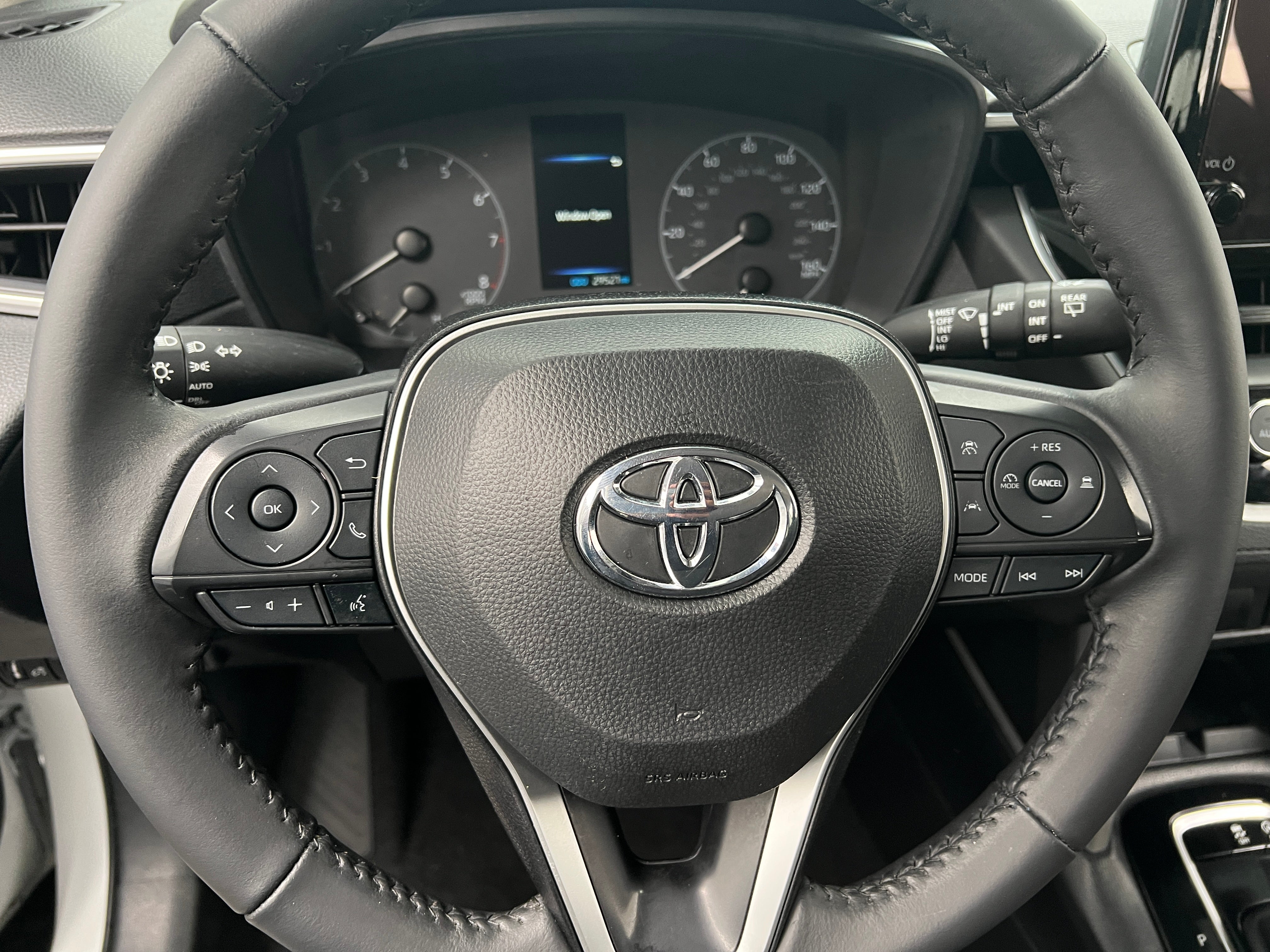 2024 Toyota Corolla Cross LE 5