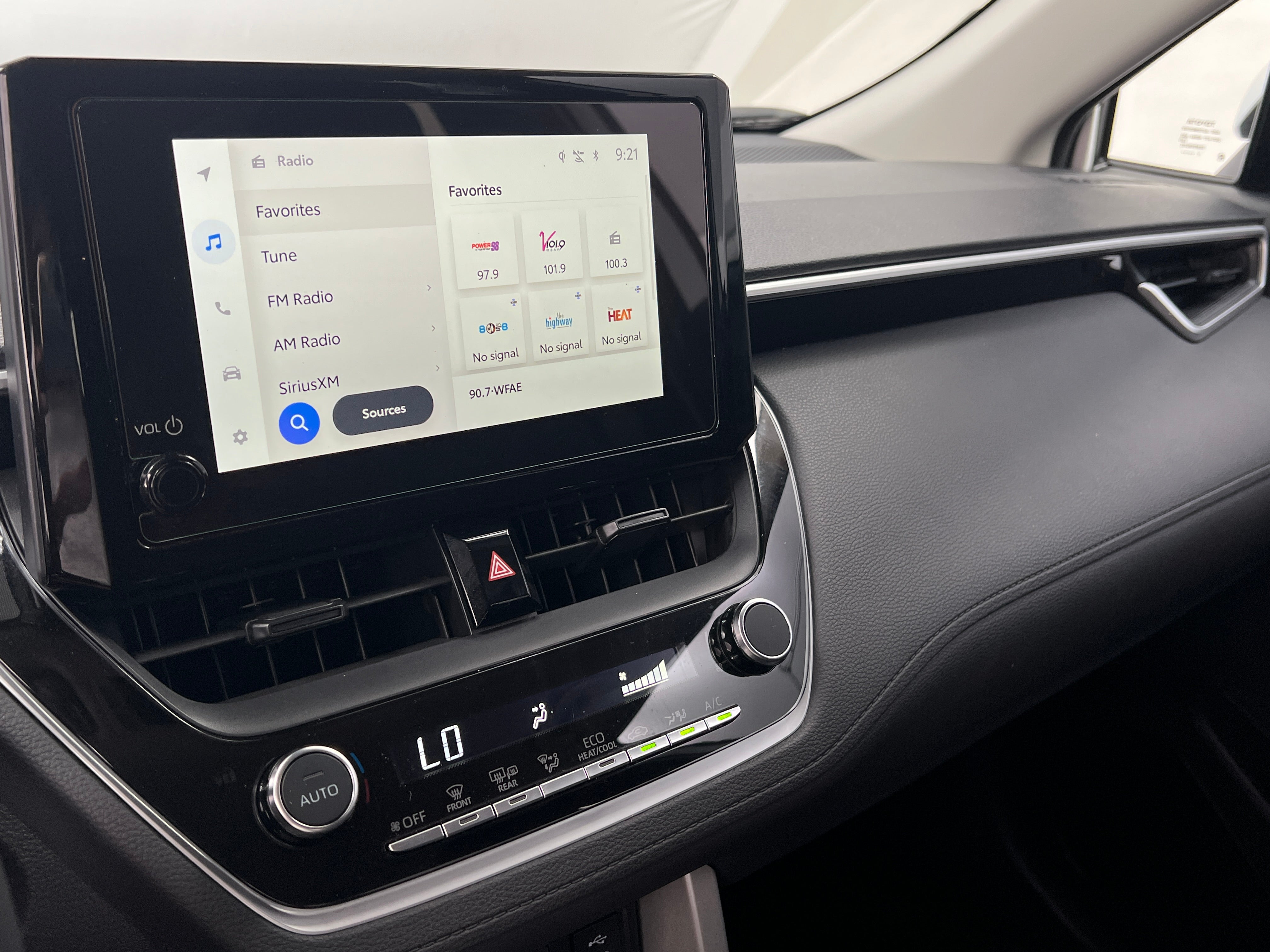 2024 Toyota Corolla Cross LE 4