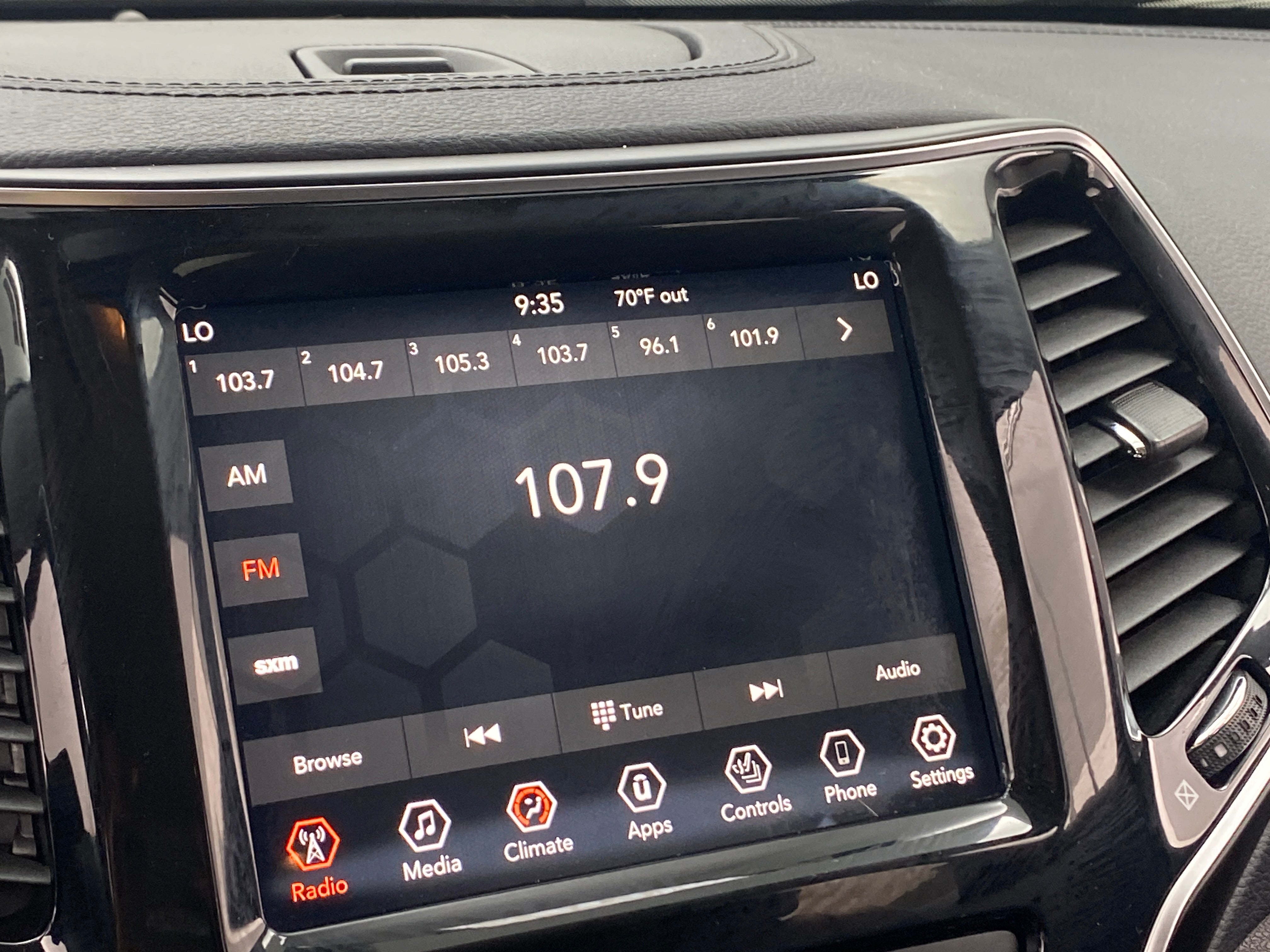 2019 Jeep Cherokee Limited Edition 3