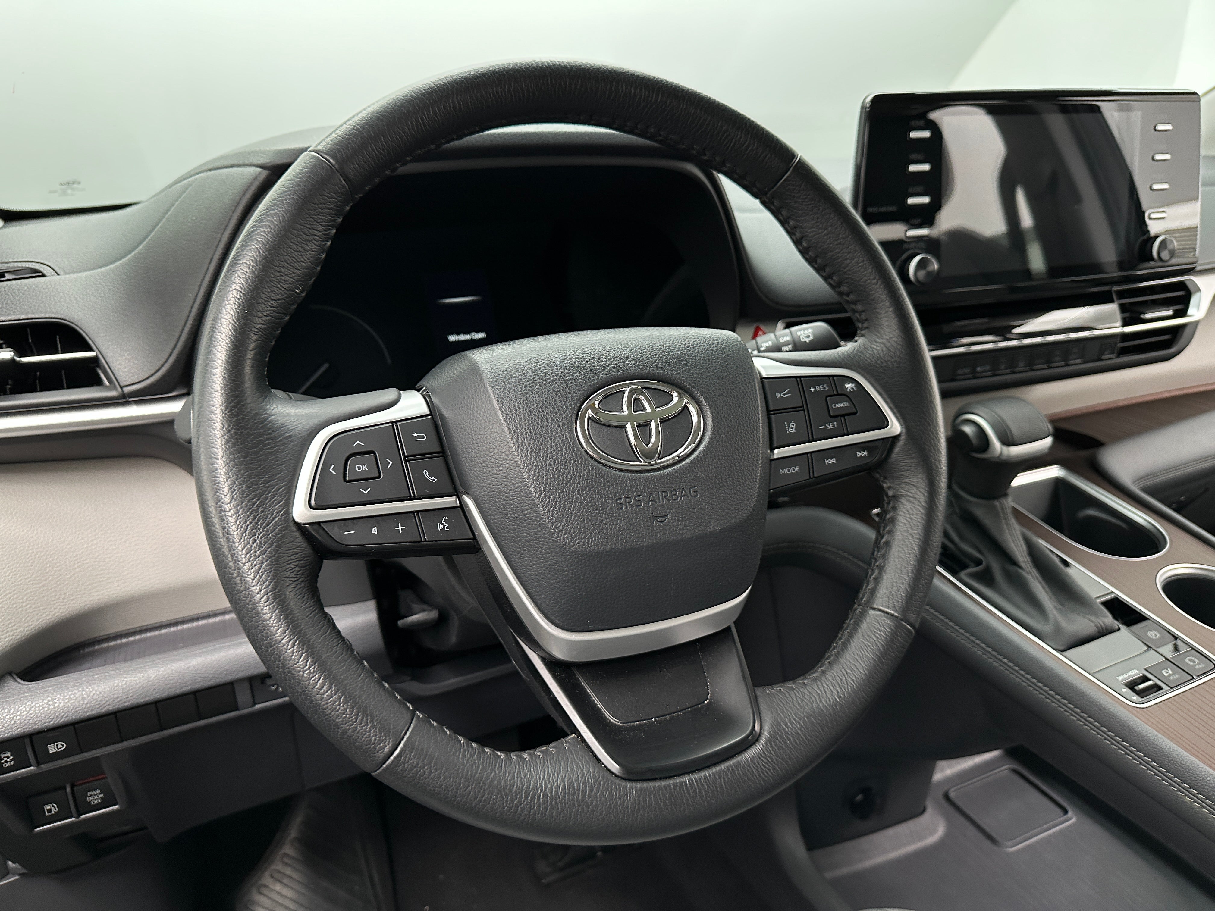 2024 Toyota Sienna XLE 4