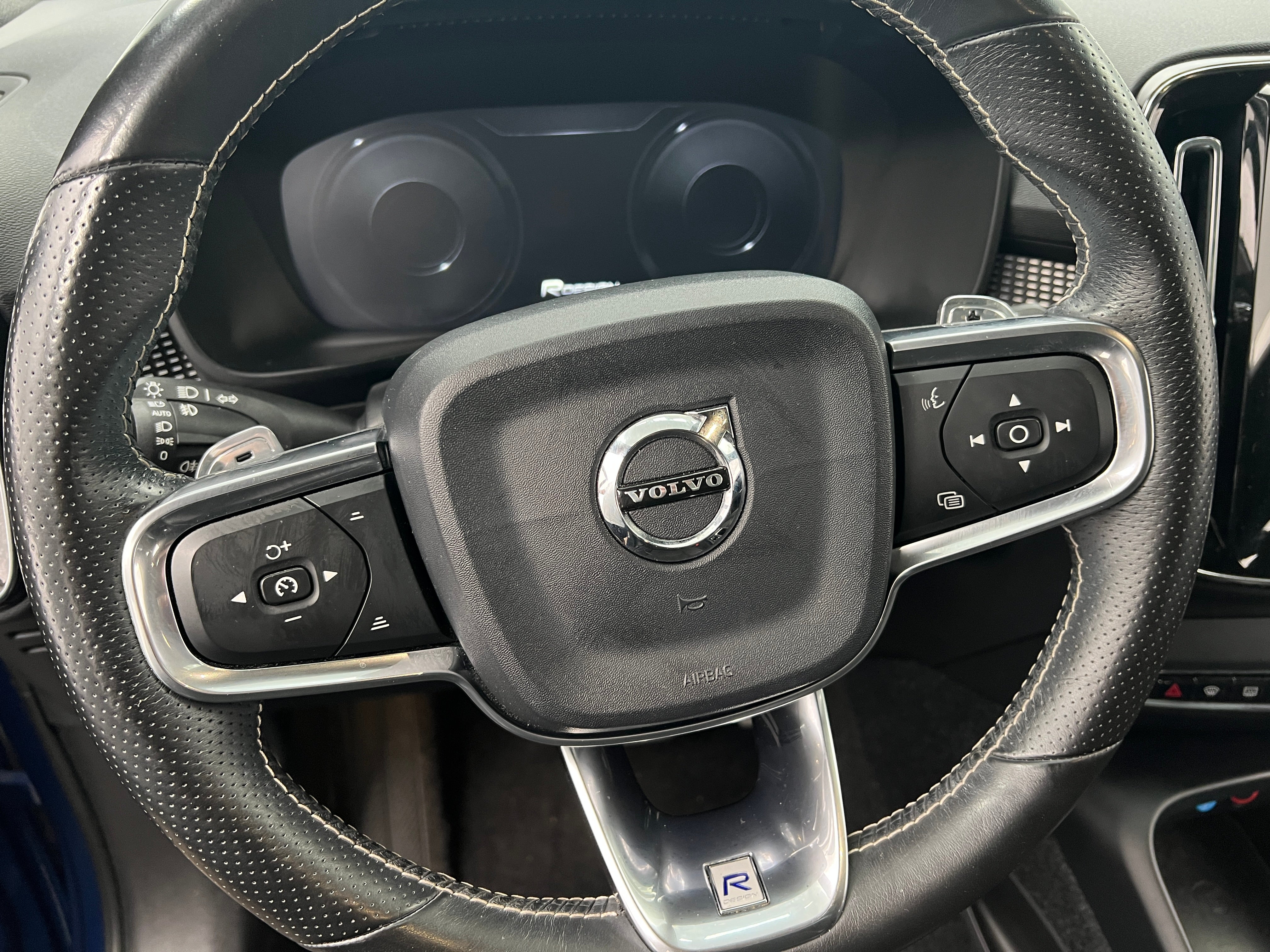 2019 Volvo XC40 T5 R-Design 4