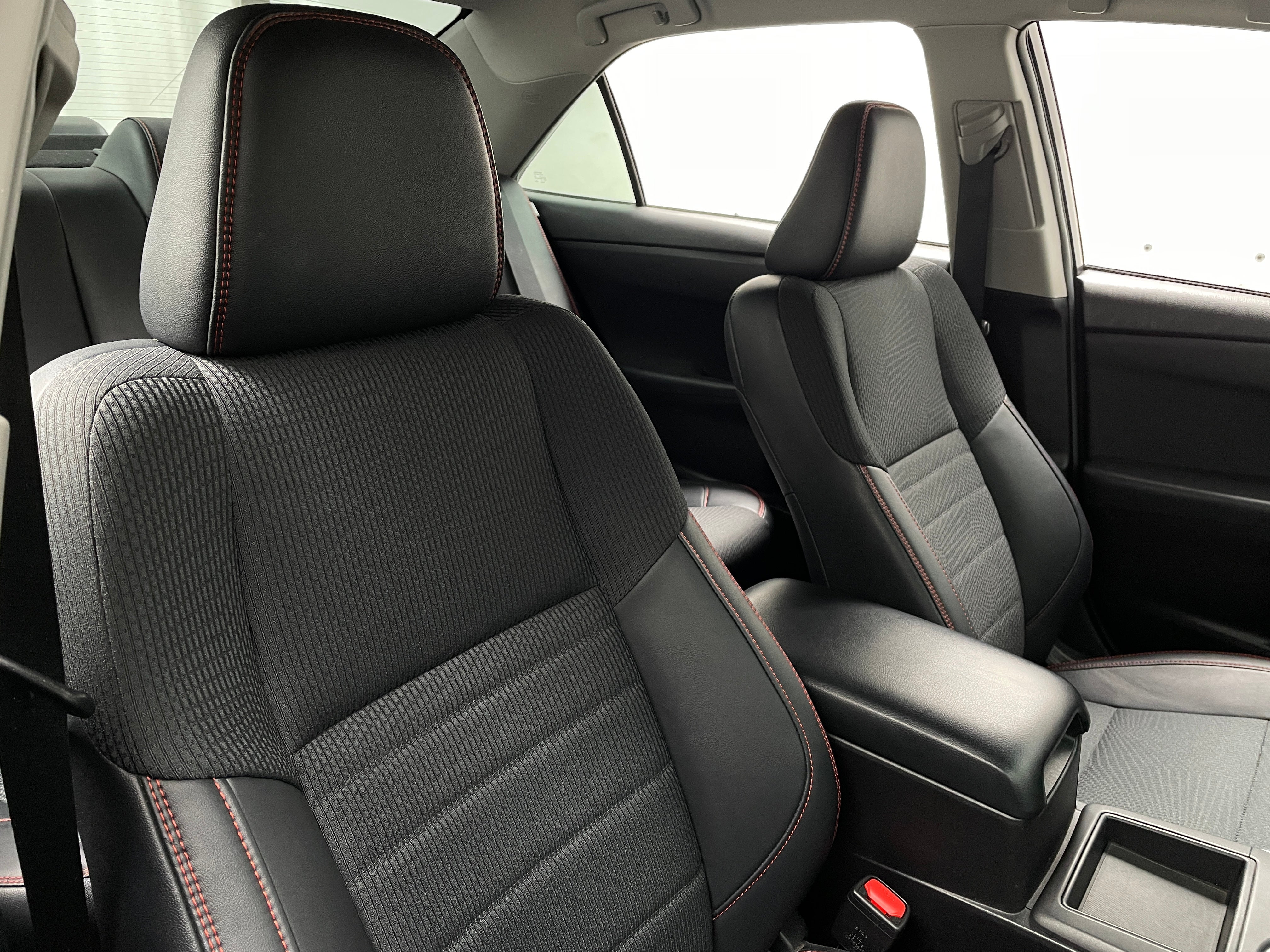 2017 Toyota Camry SE 2