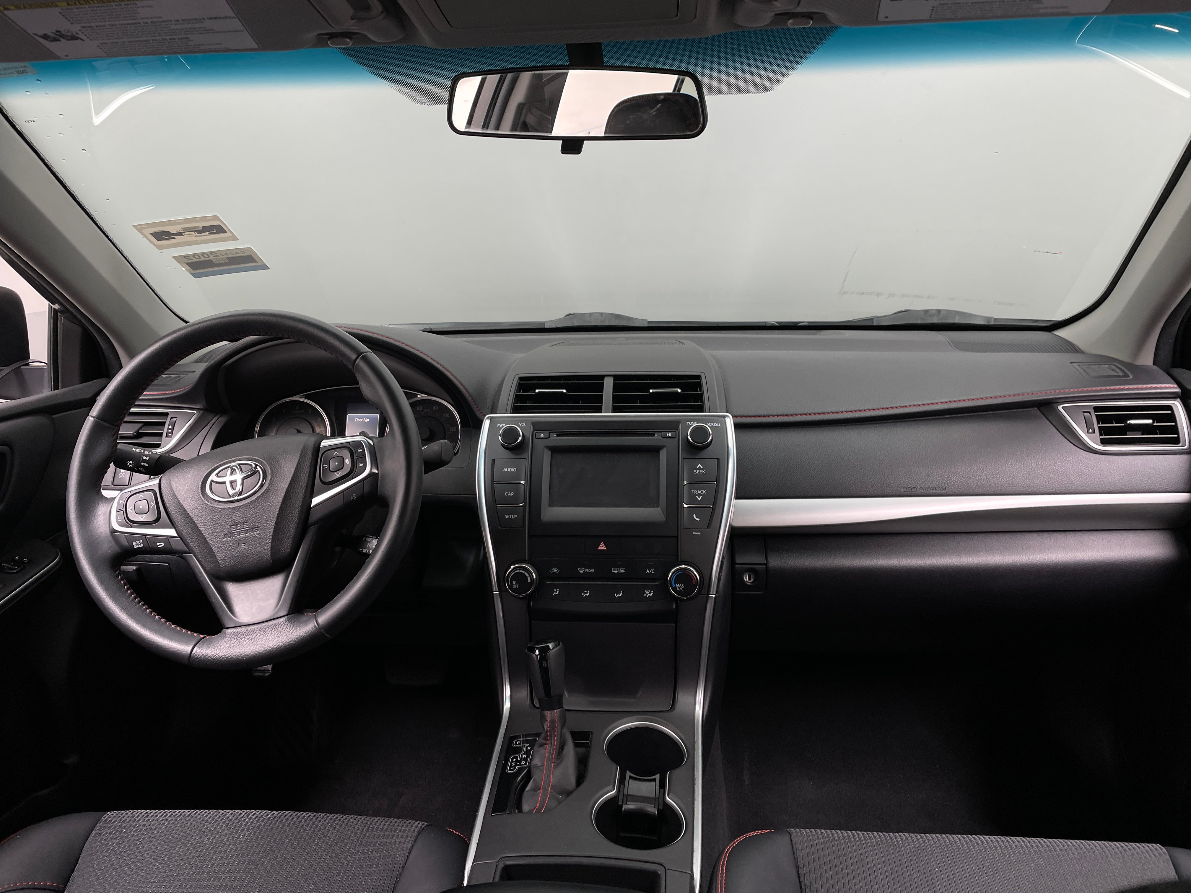 2017 Toyota Camry SE 3