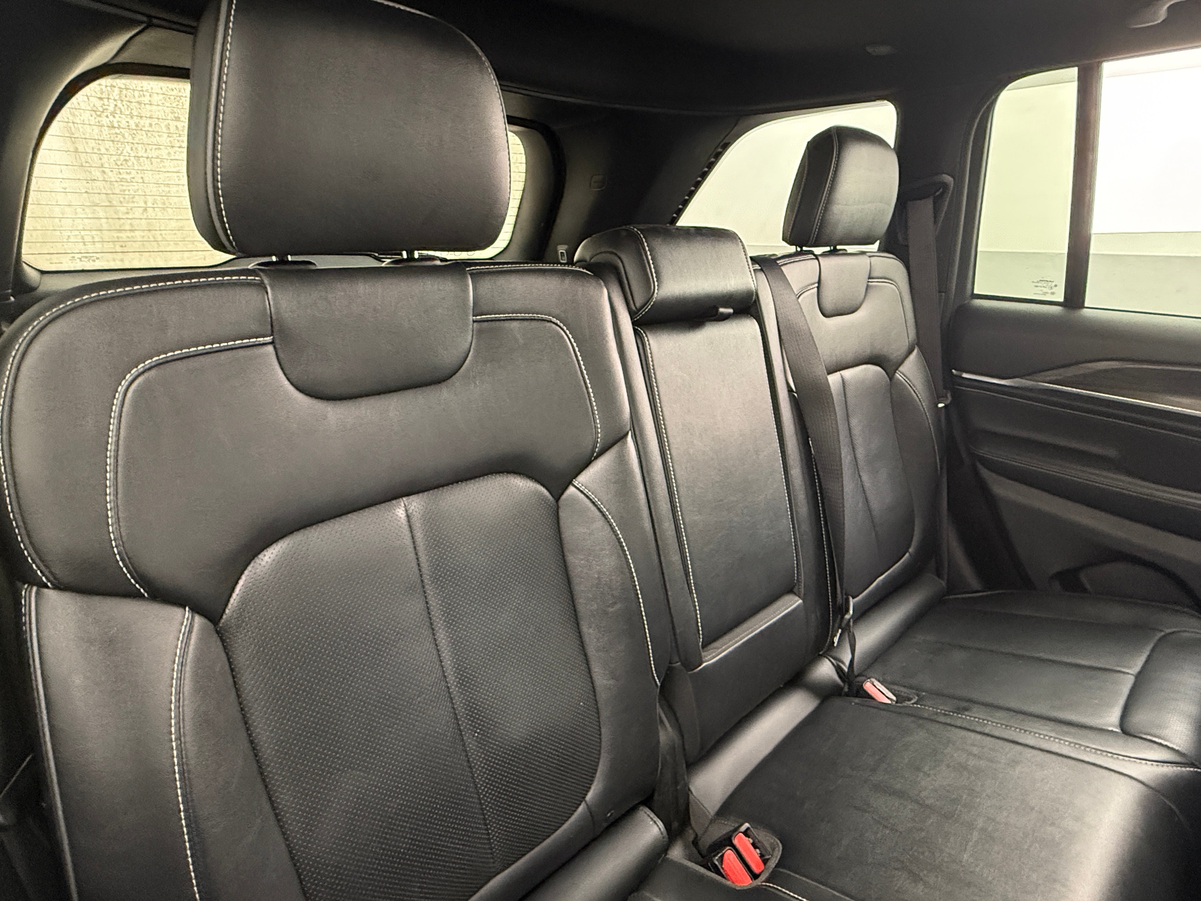 2022 Jeep Grand Cherokee Overland 5