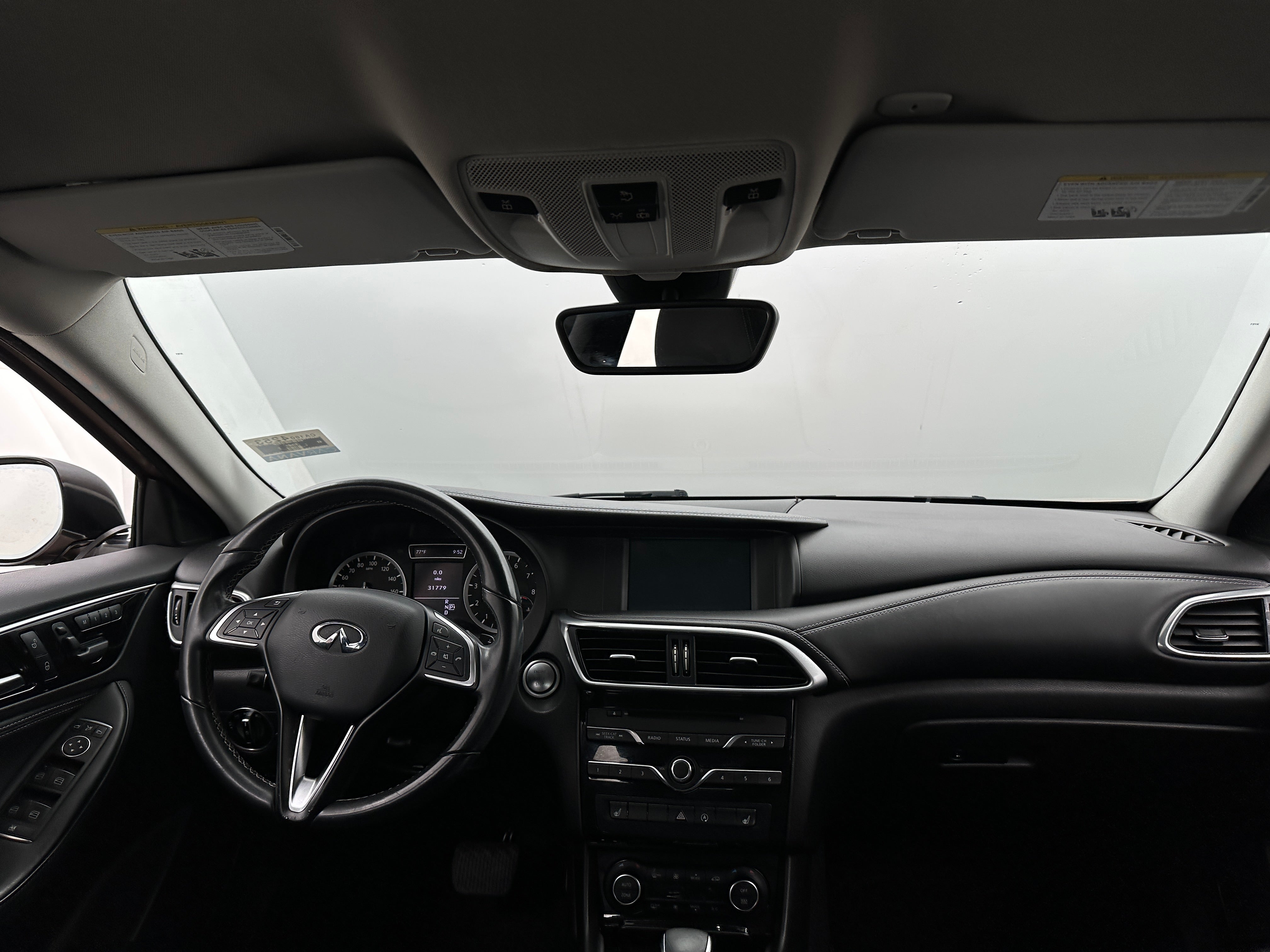 2018 INFINITI QX30 Luxury 2