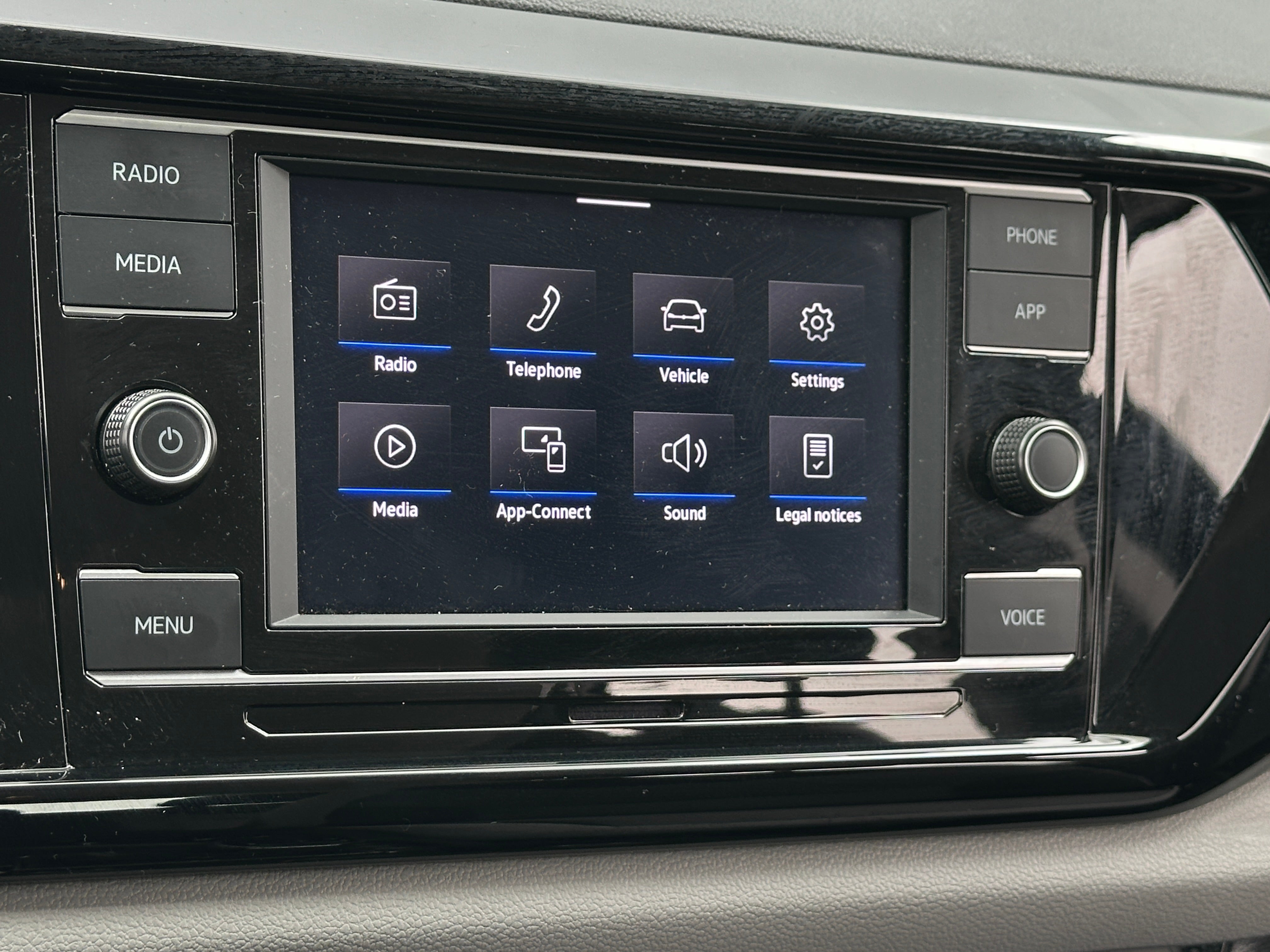 2024 Volkswagen Taos S 4