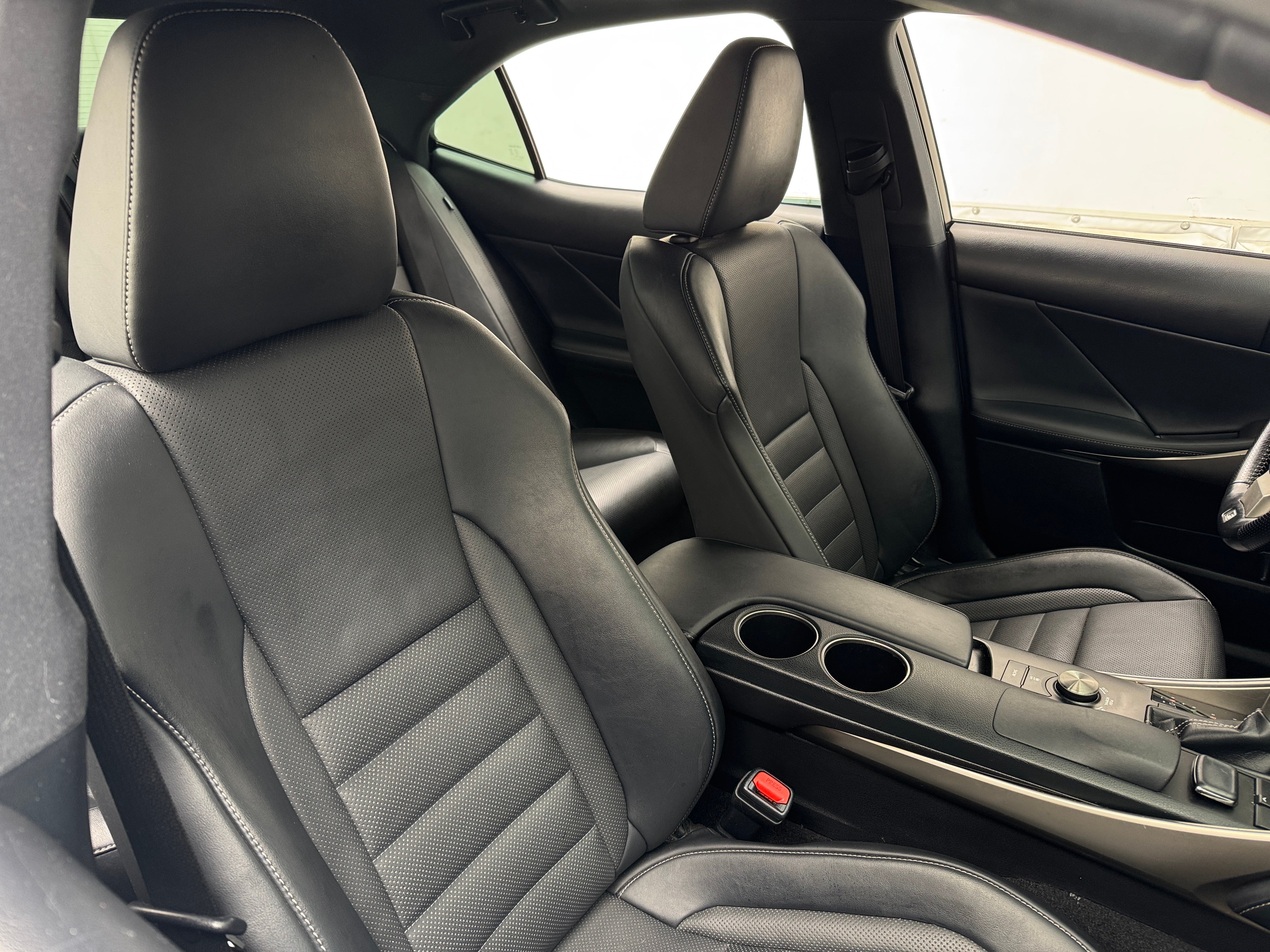 2016 Lexus IS 200t 2