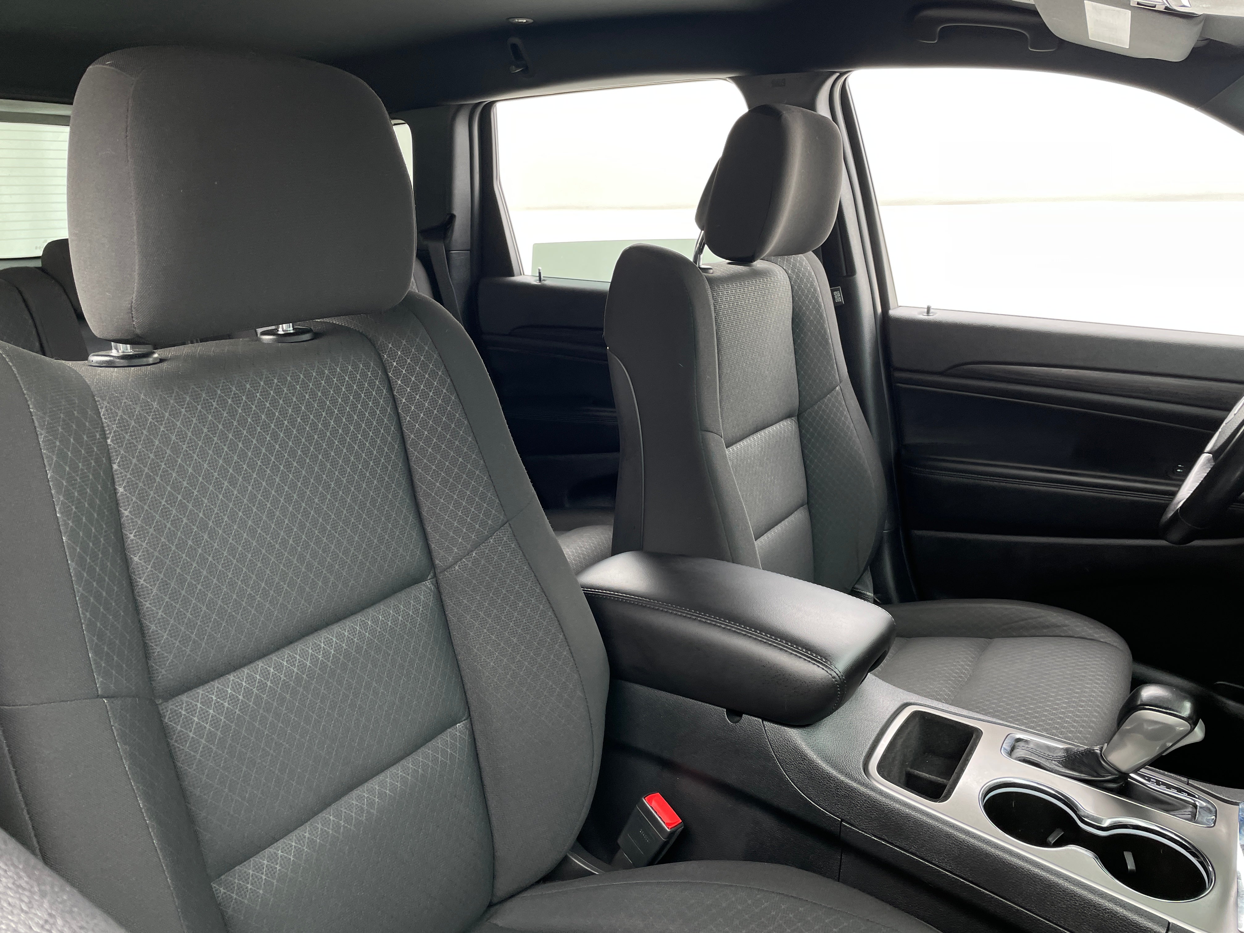 2021 Jeep Grand Cherokee Laredo 2