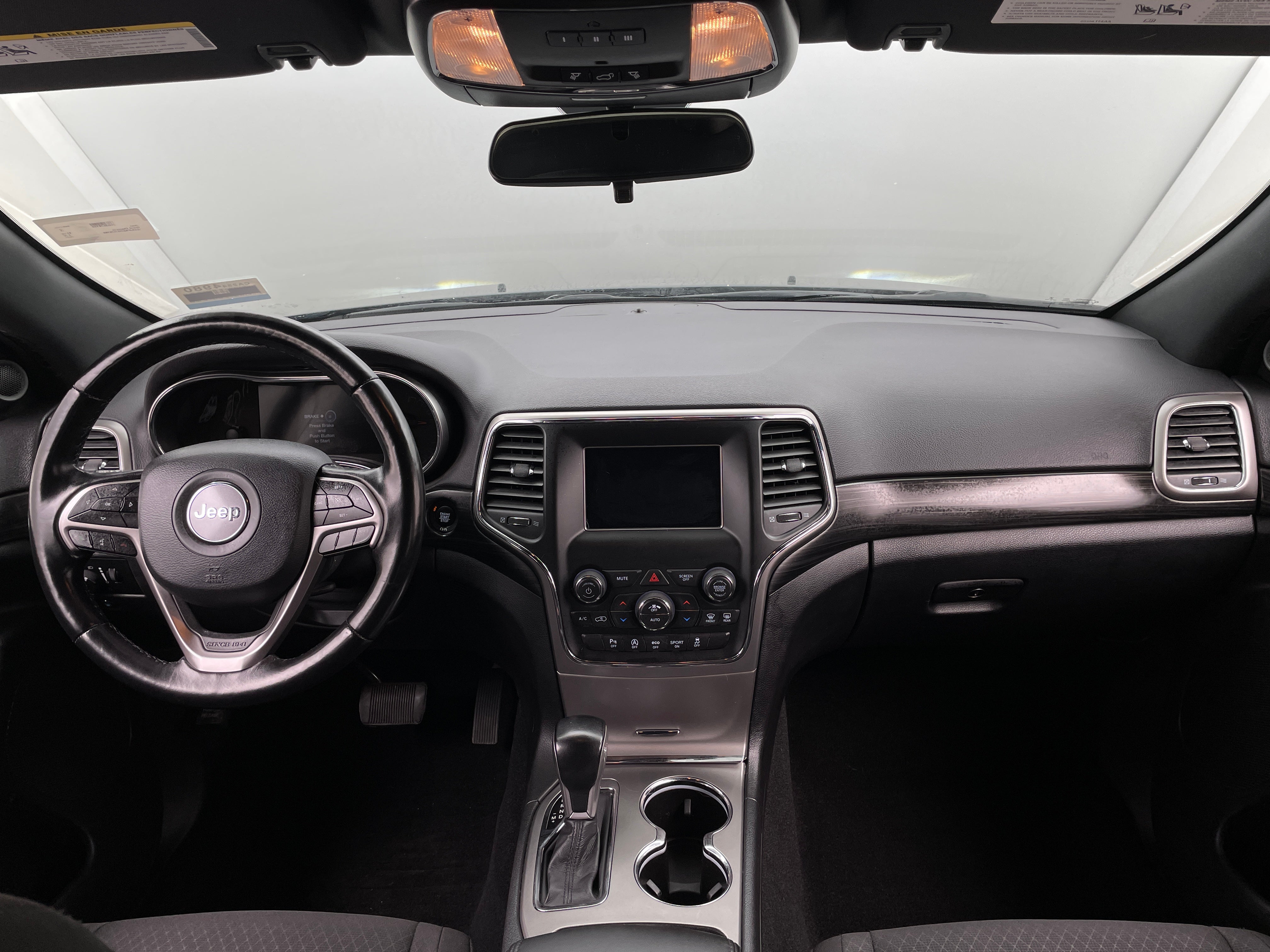 2021 Jeep Grand Cherokee Laredo 3