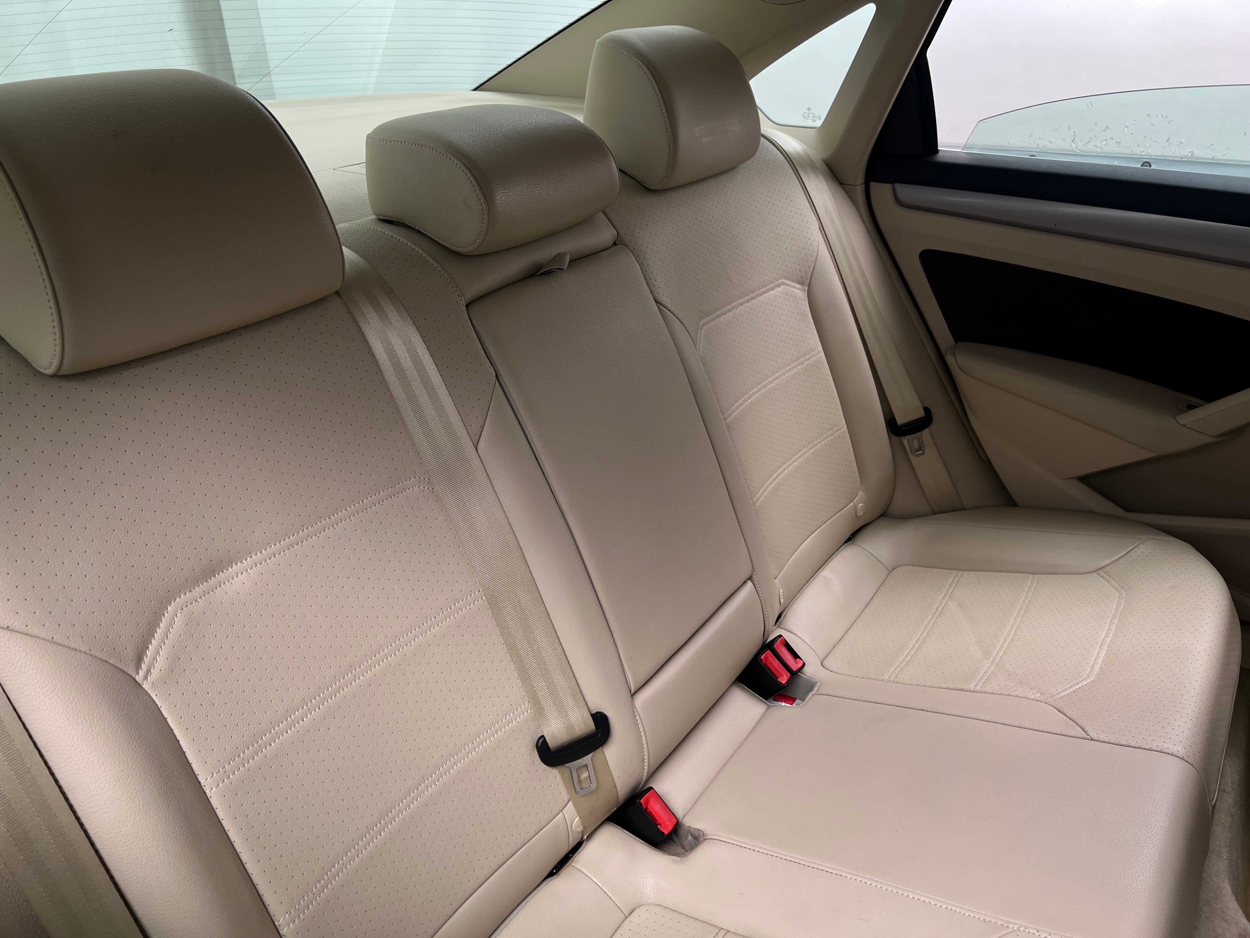 2015 Volkswagen Passat Limited Edition 5