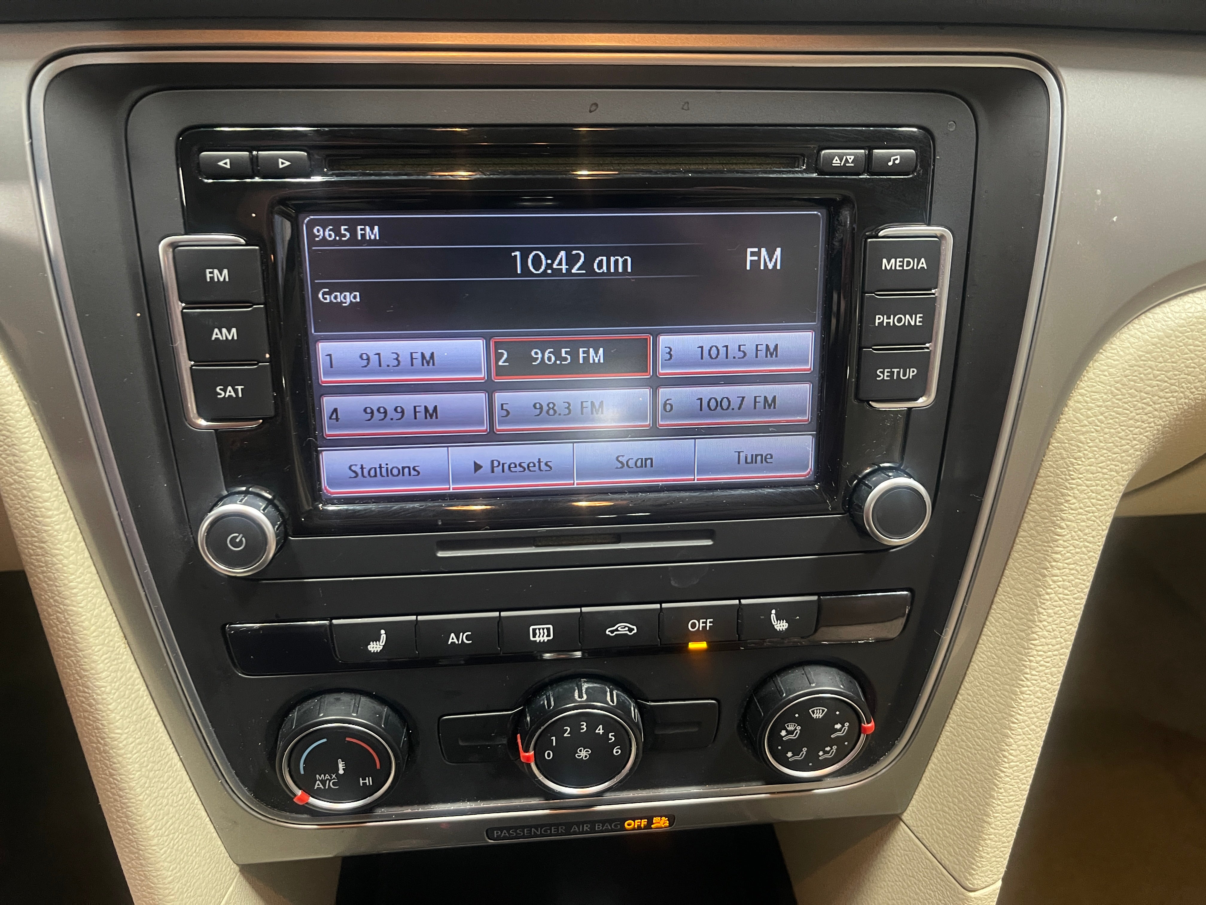 2015 Volkswagen Passat Limited Edition 3