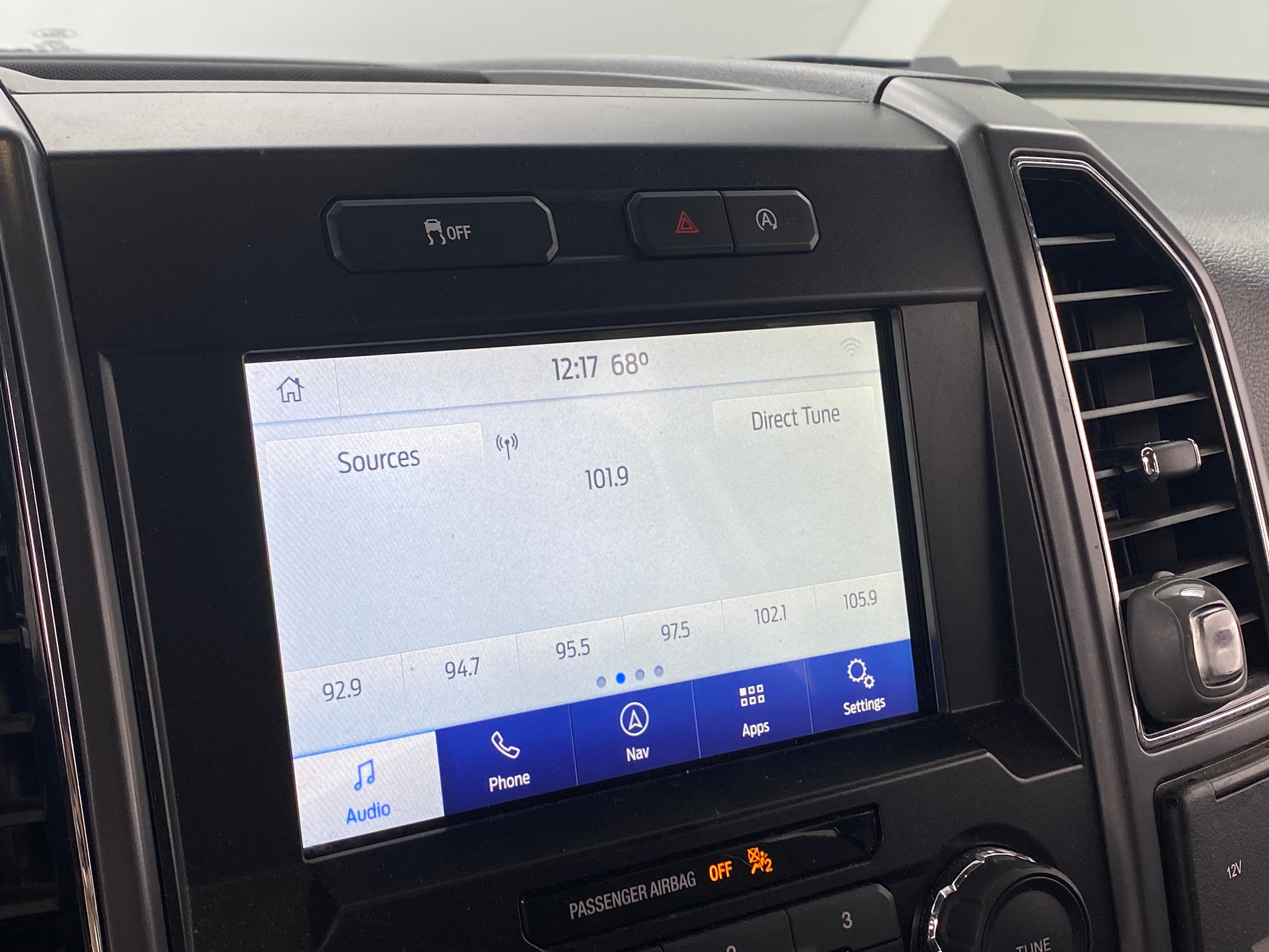 2020 Ford Econoline E-150 4
