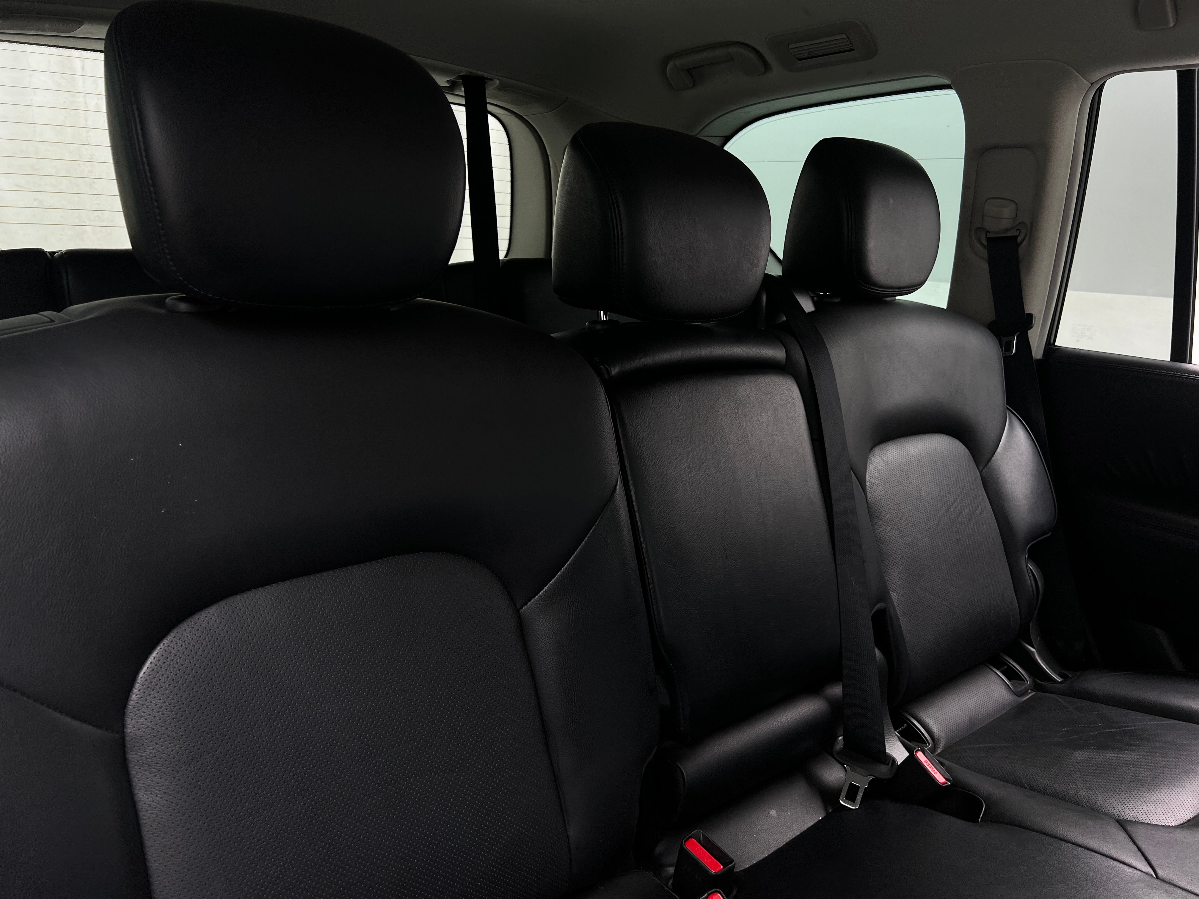 2023 Nissan Armada SL 5