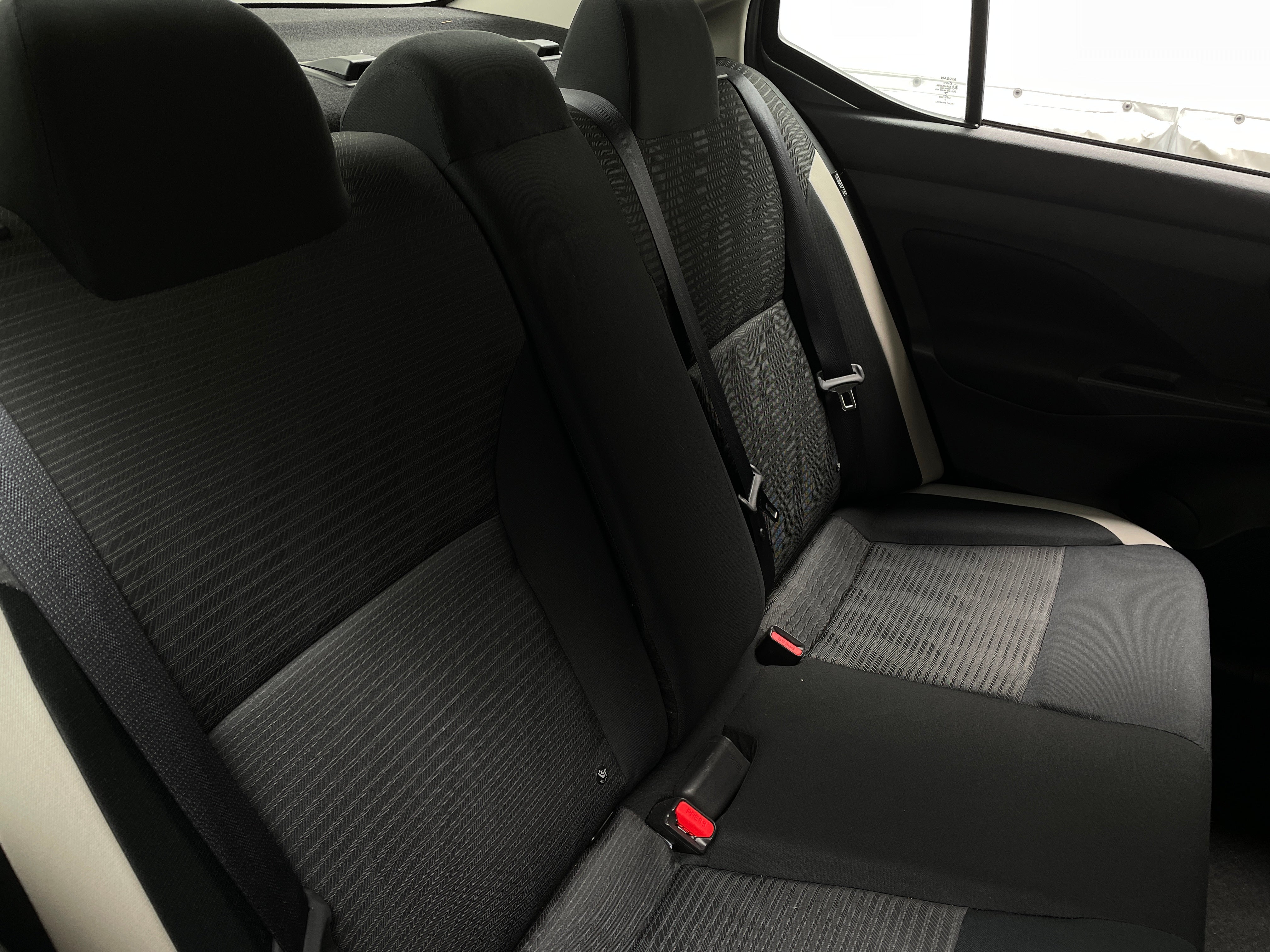2021 Nissan Versa SV 6