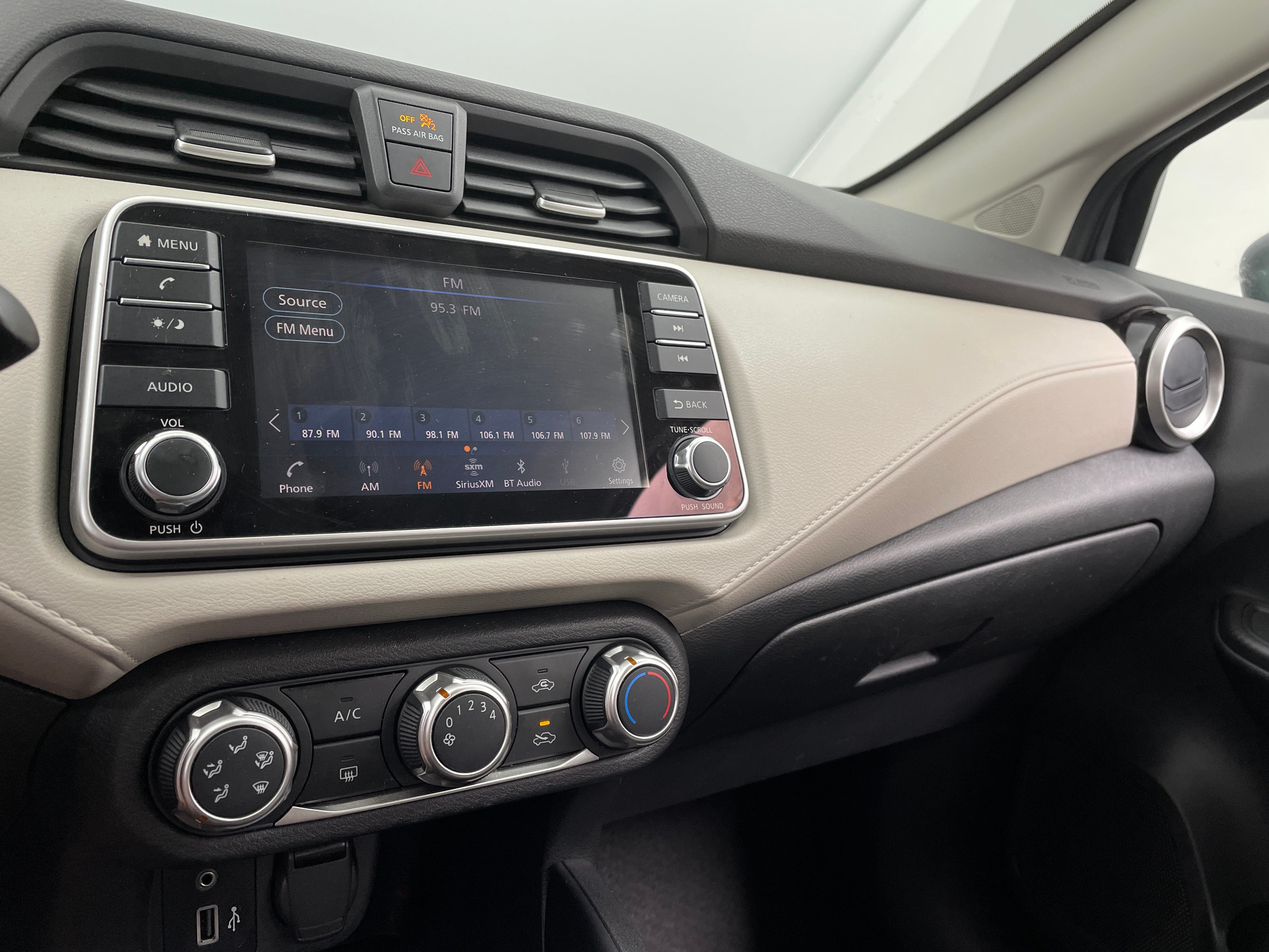 2021 Nissan Versa SV 4