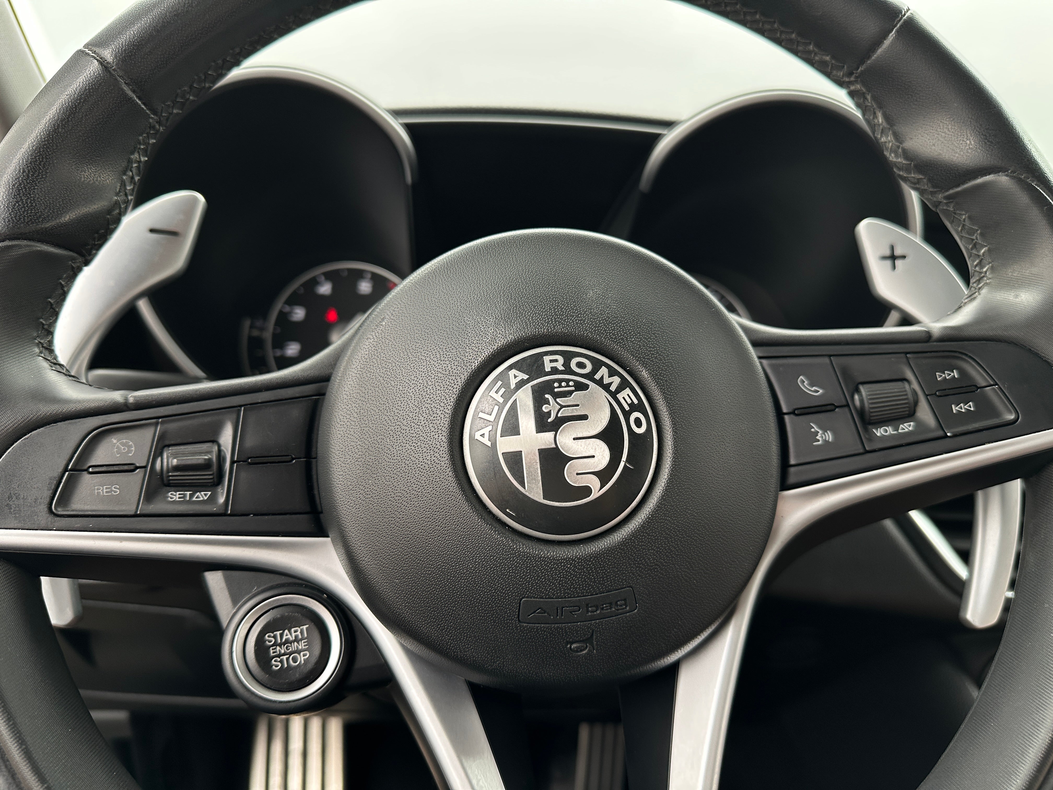 2019 Alfa Romeo Giulia Sport 4