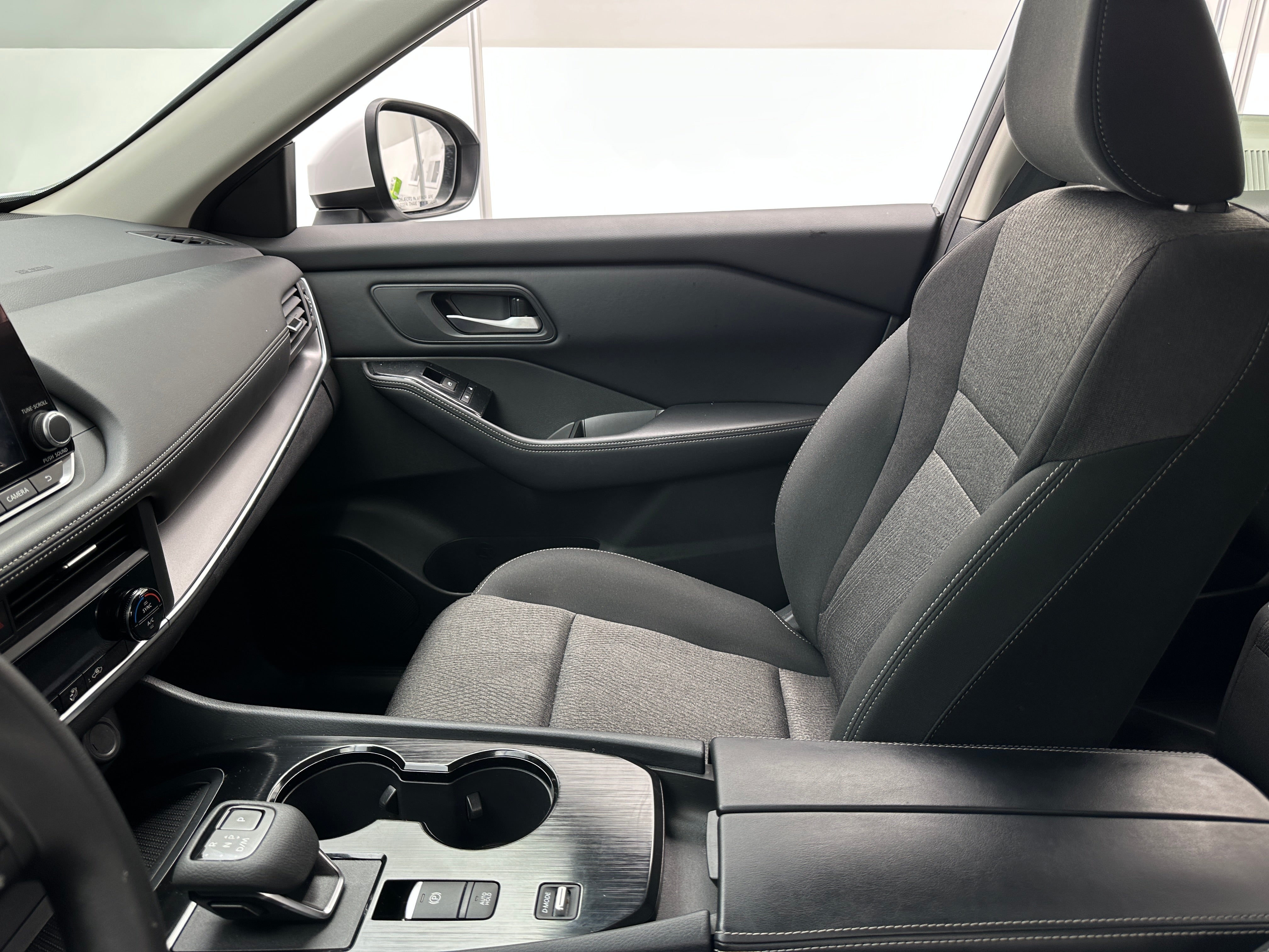 2024 Nissan Rogue SV 2
