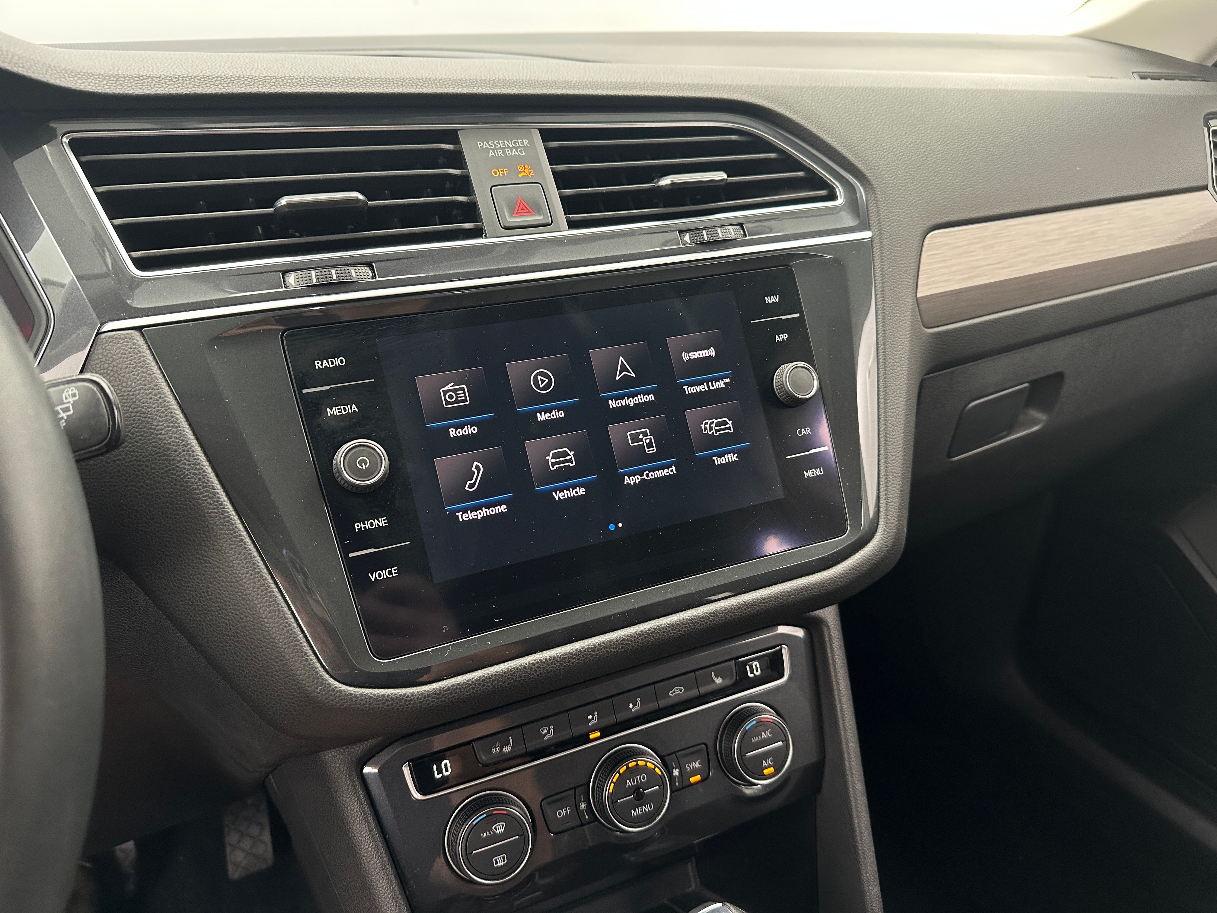 2020 Volkswagen Tiguan SEL 3