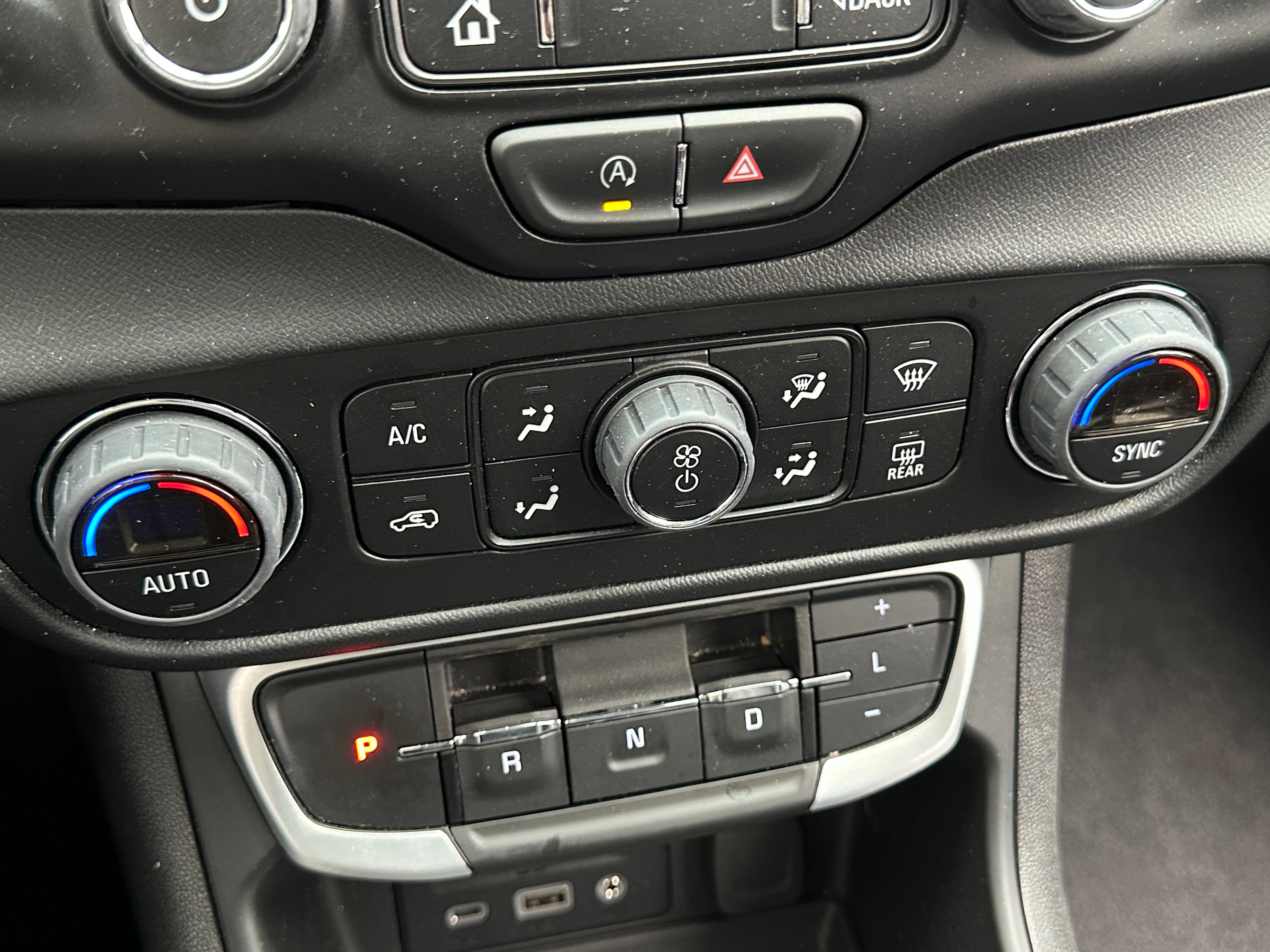 2023 GMC Terrain SLT 3