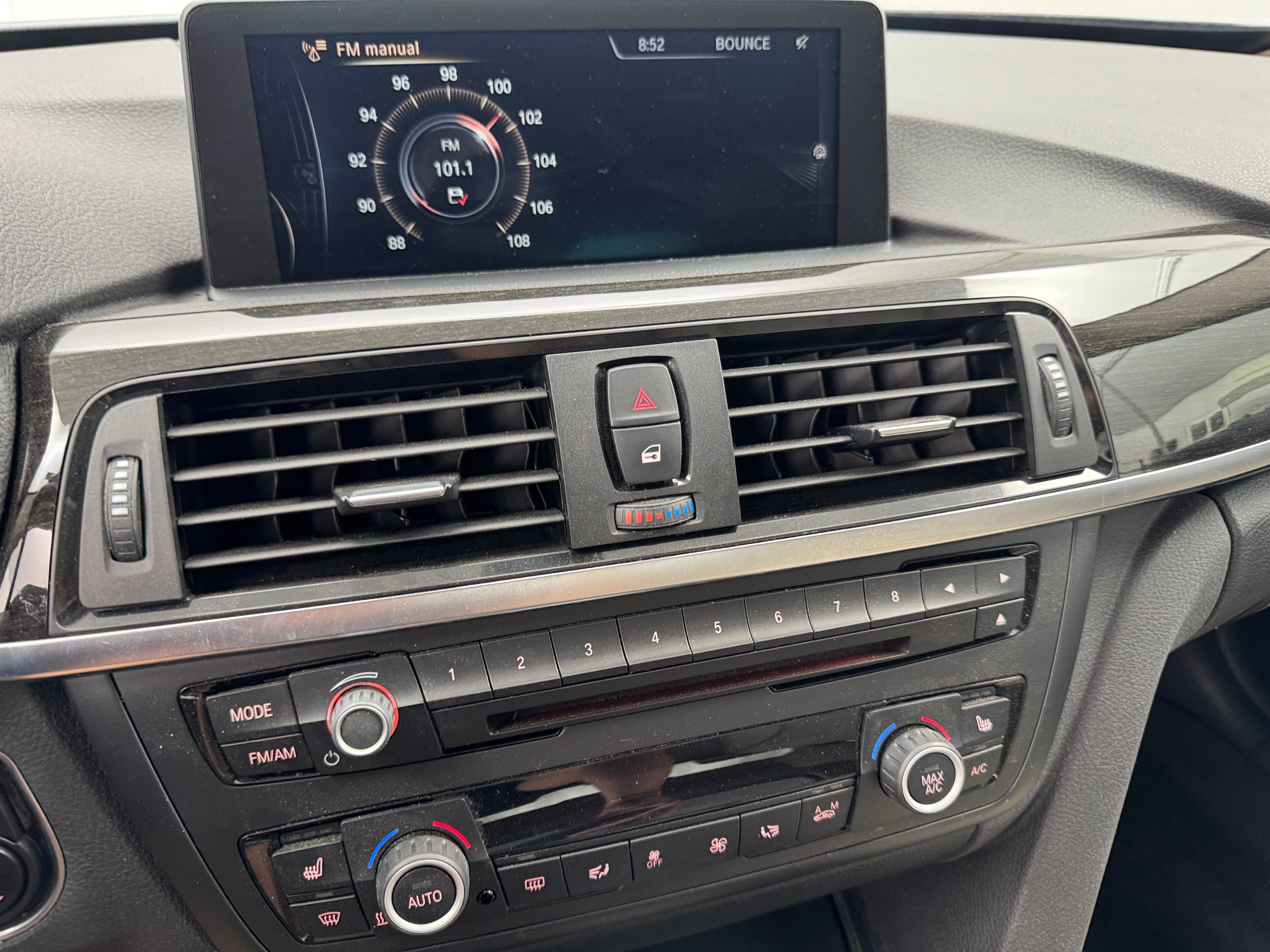 2015 BMW 3 Series 320i xDrive 3