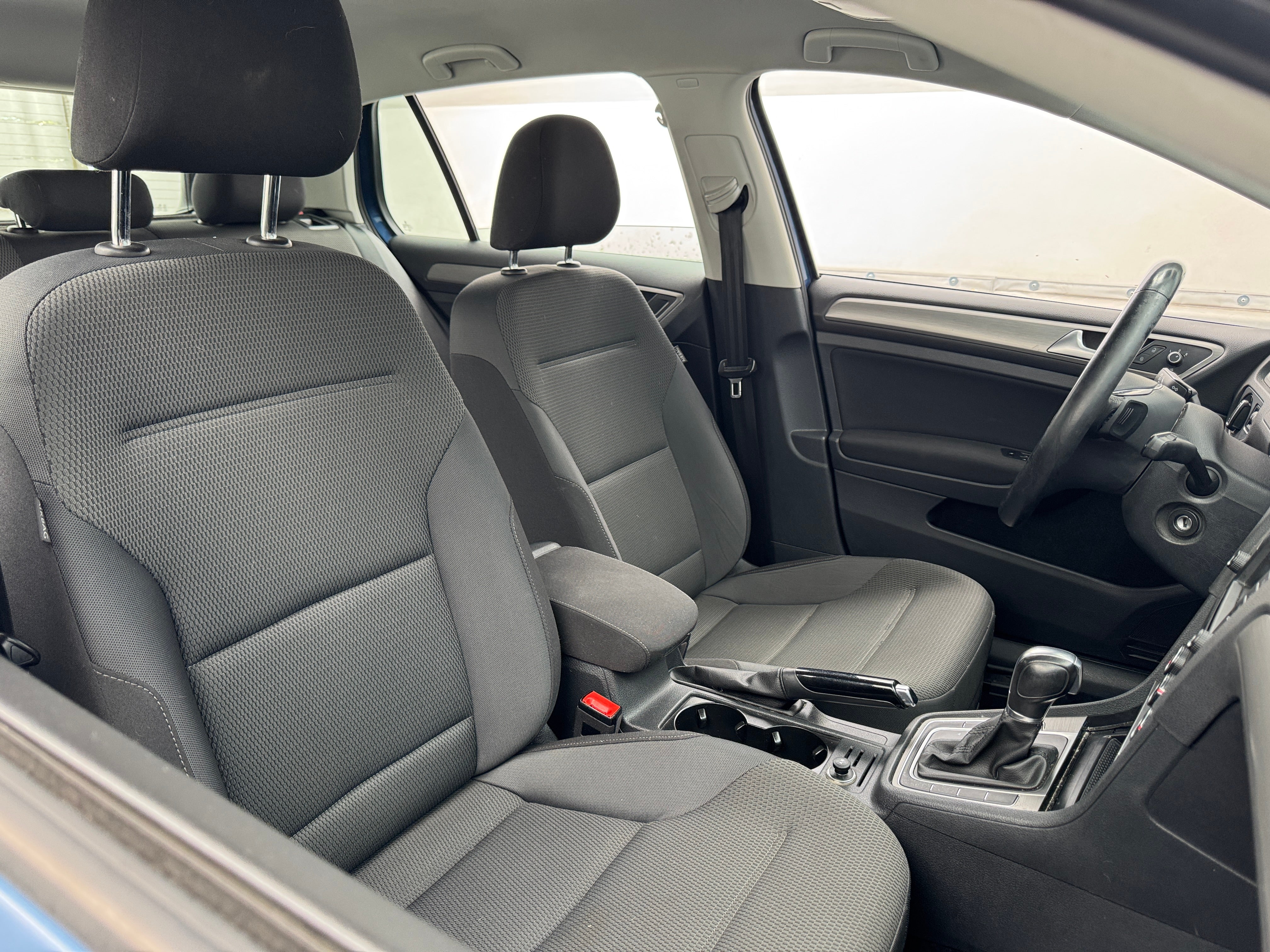2016 Volkswagen Golf S 2