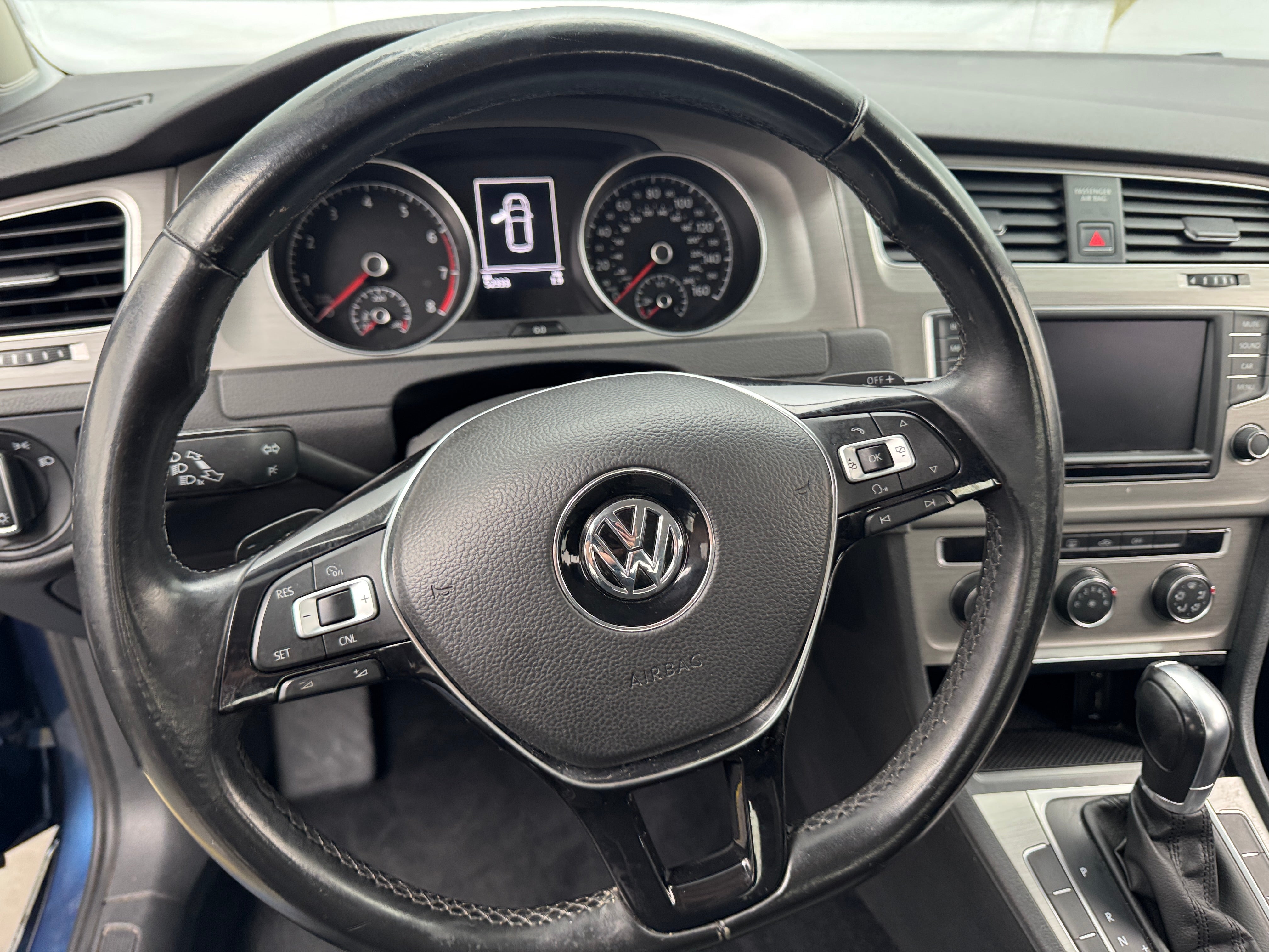2016 Volkswagen Golf S 5