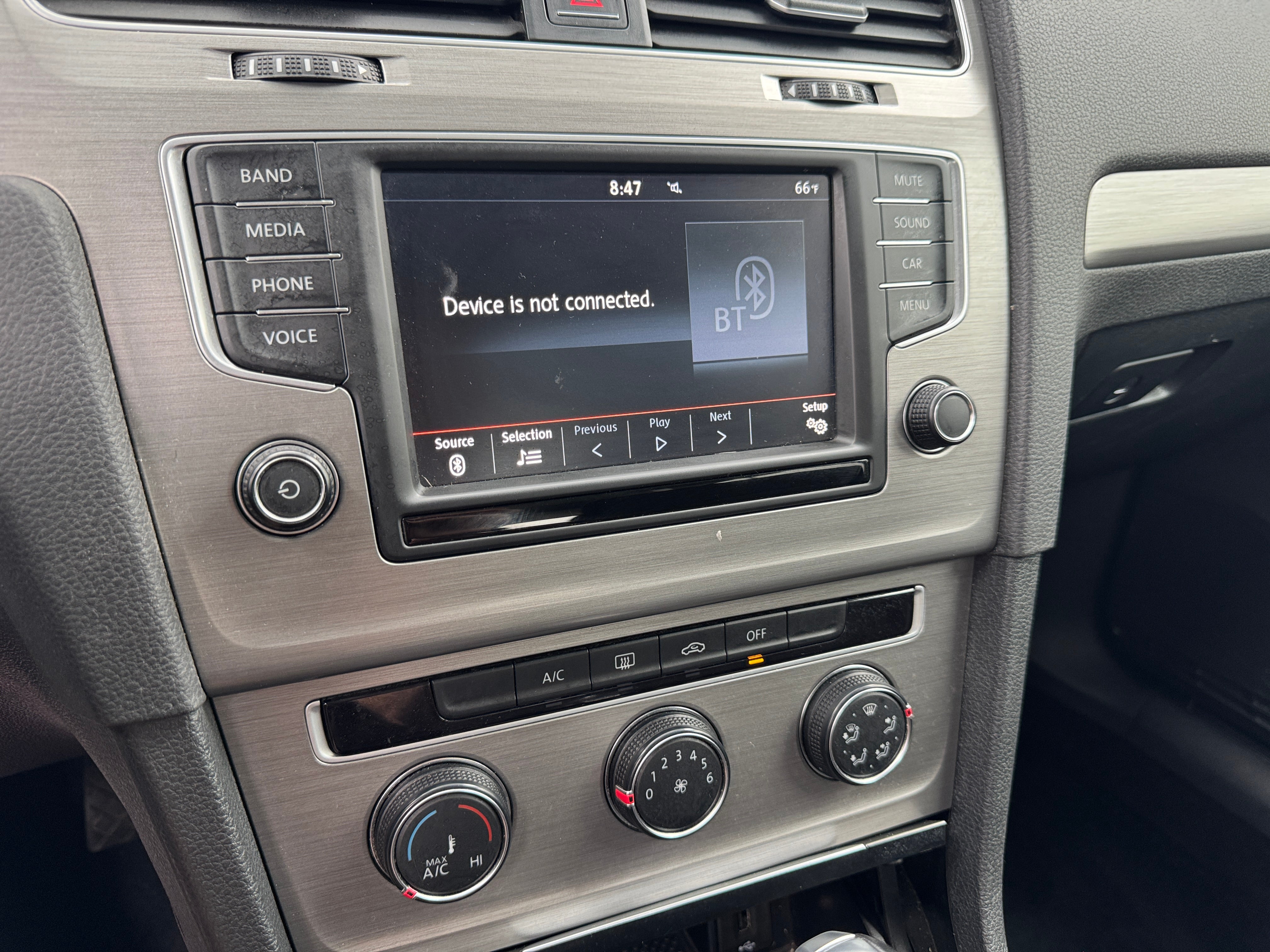 2016 Volkswagen Golf S 4