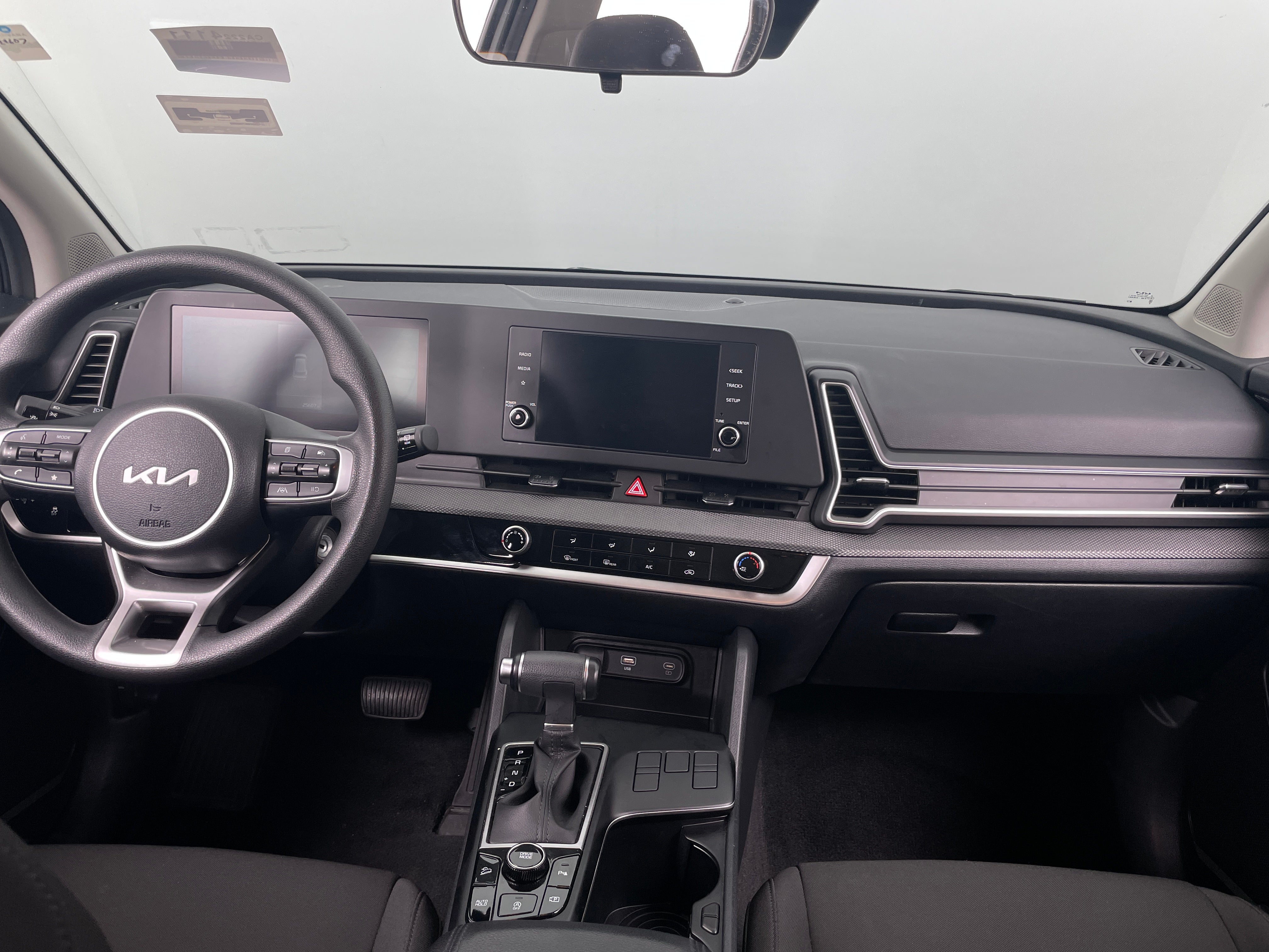 2024 Kia Sportage LX 3