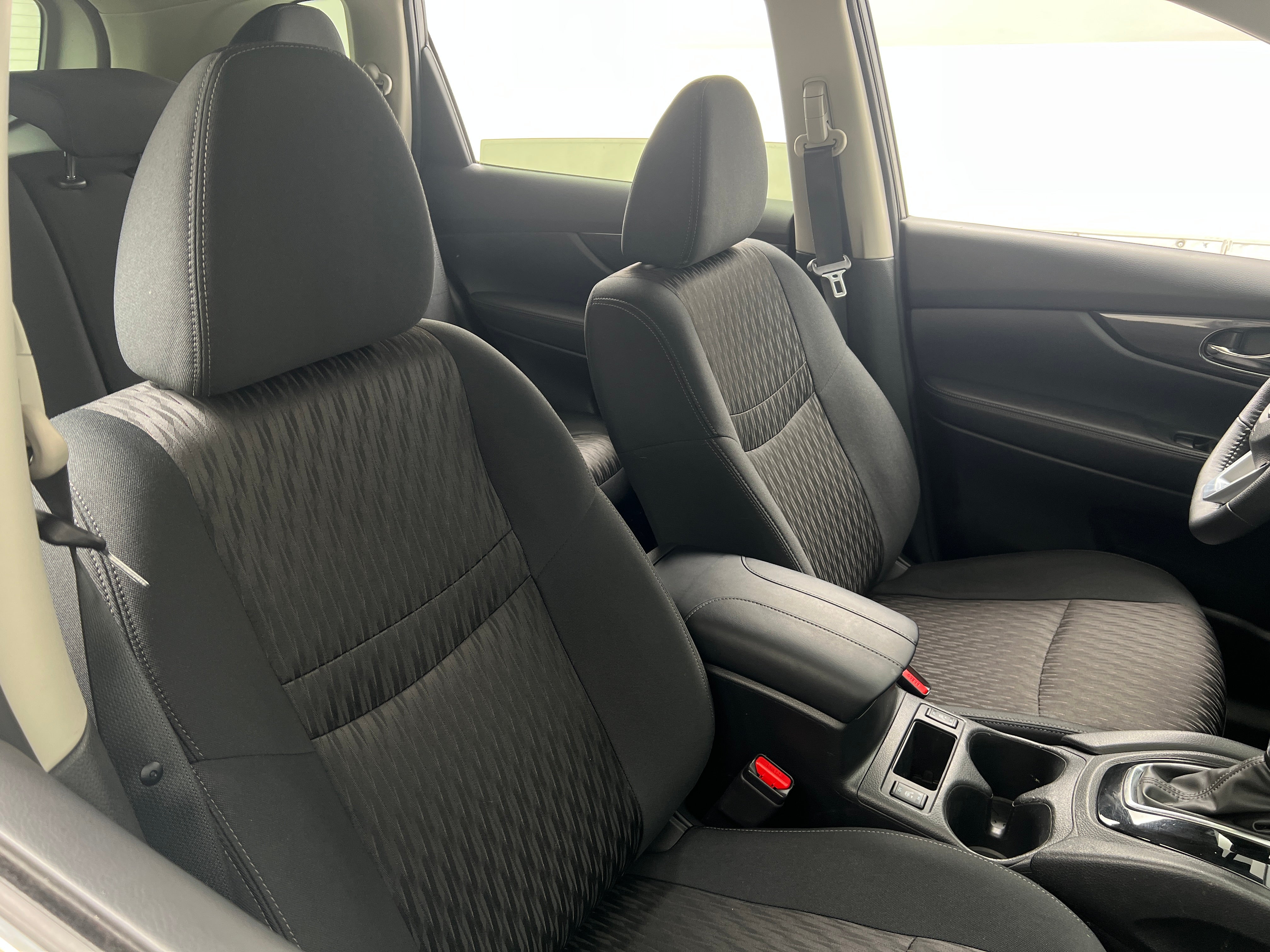 2020 Nissan Rogue SV 2