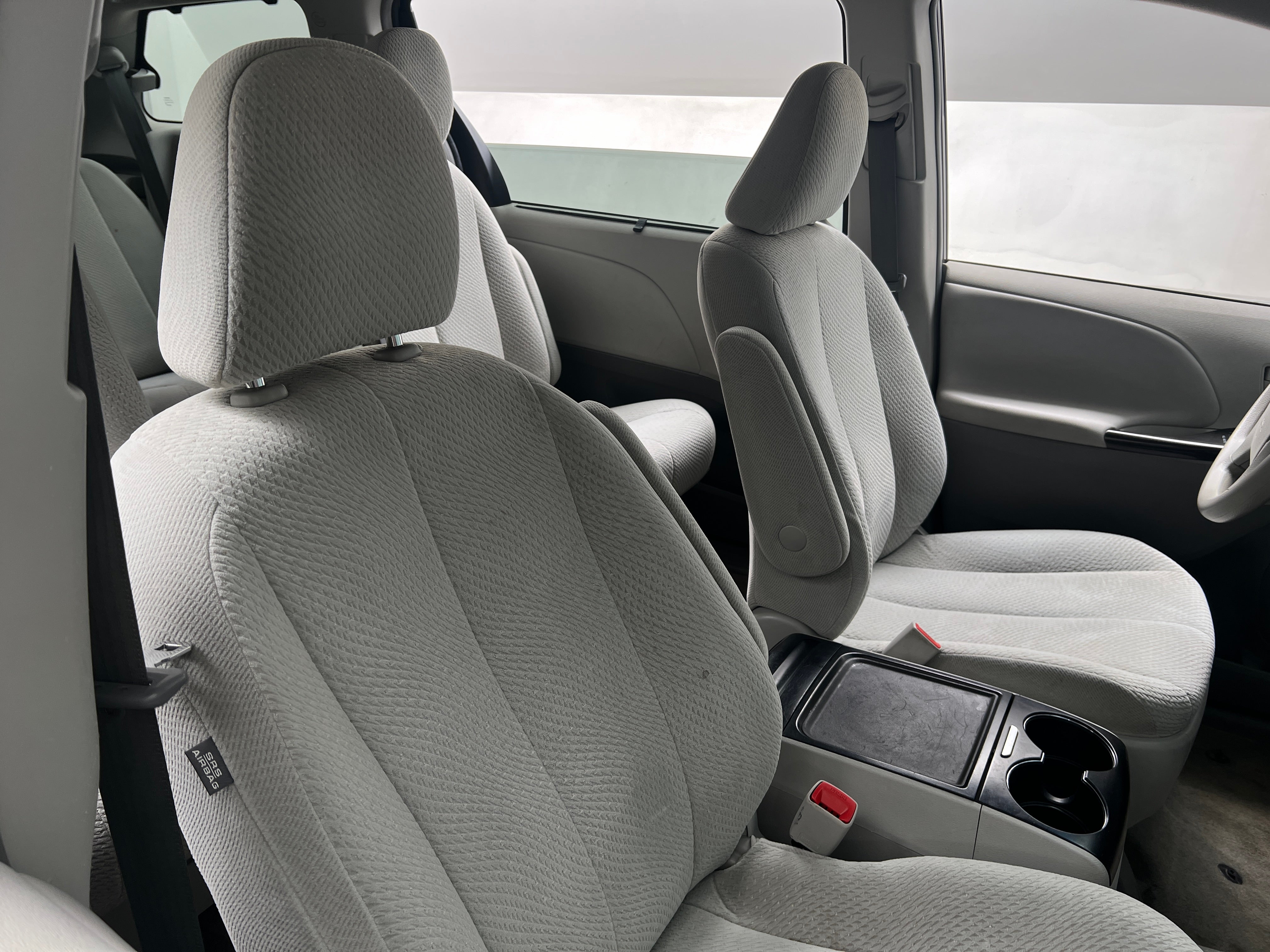 2013 Toyota Sienna LE 2