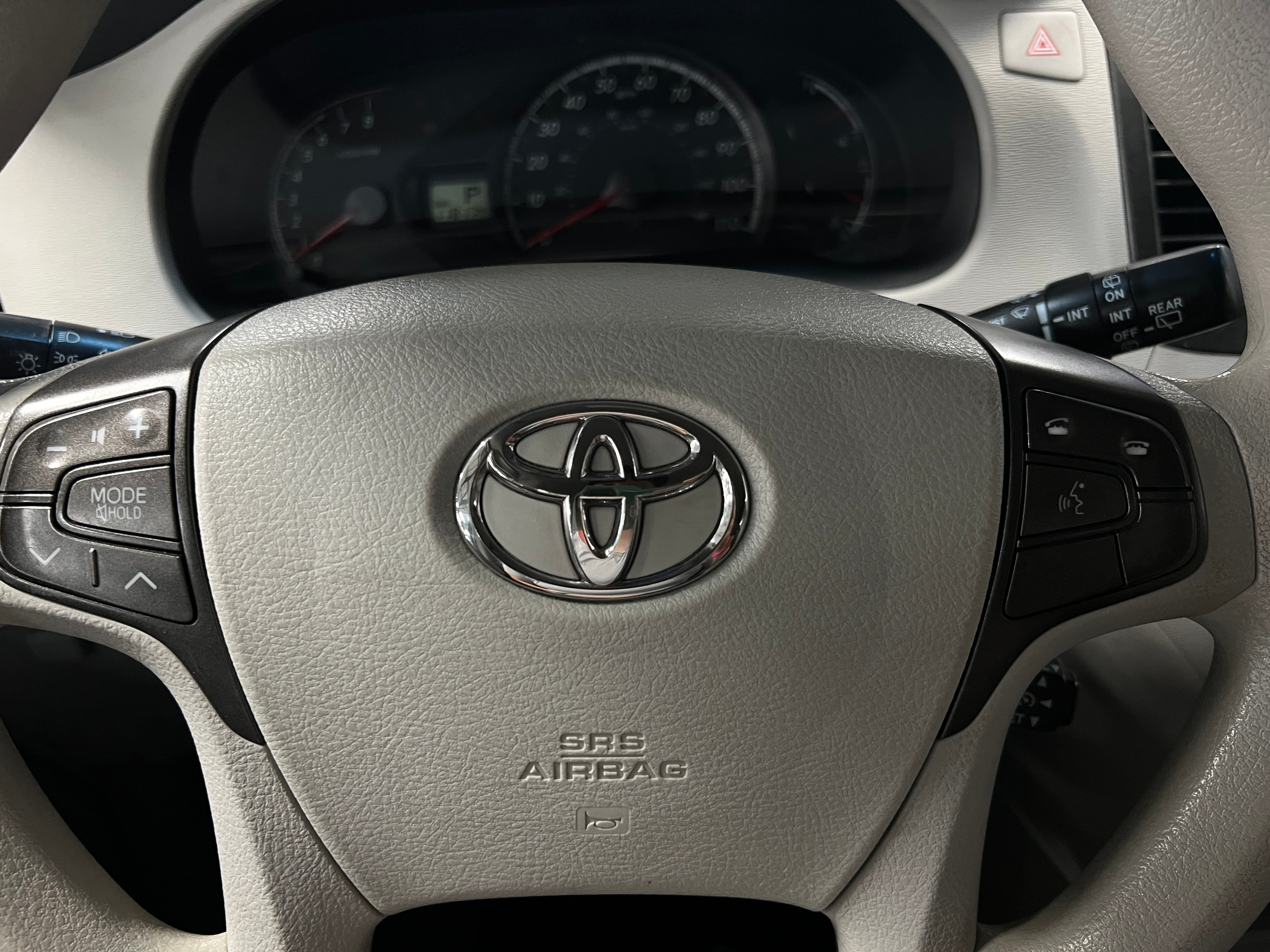 2013 Toyota Sienna LE 5