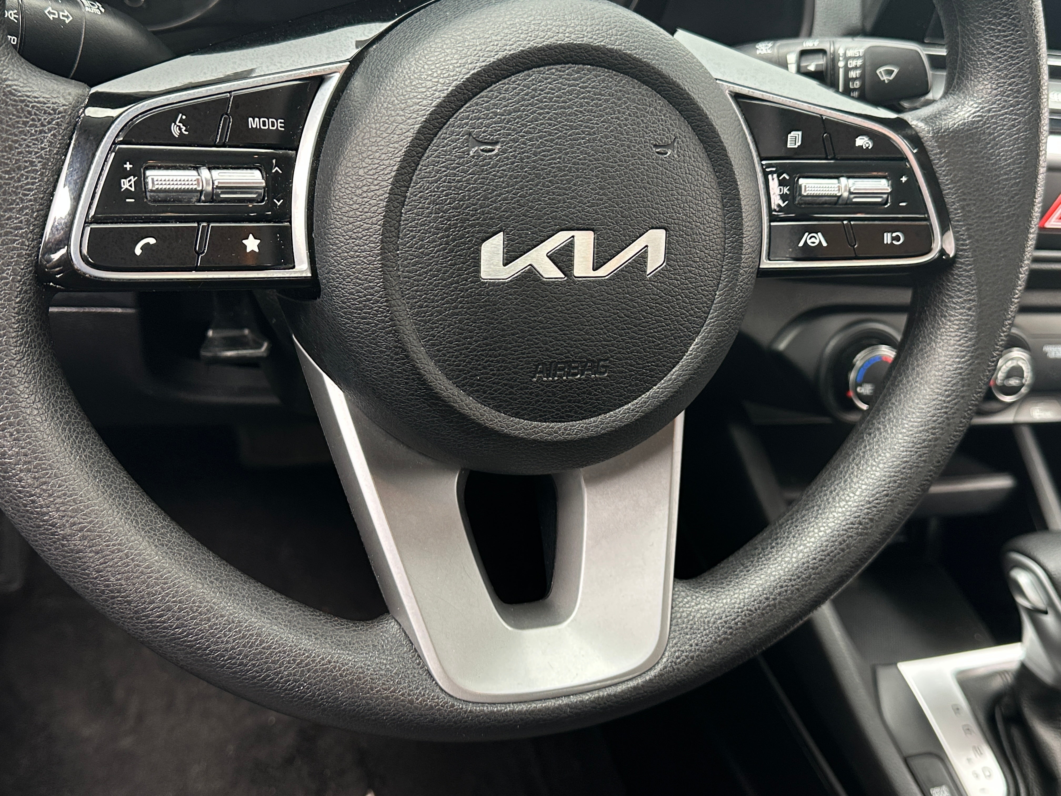 2023 Kia Forte LXS 5