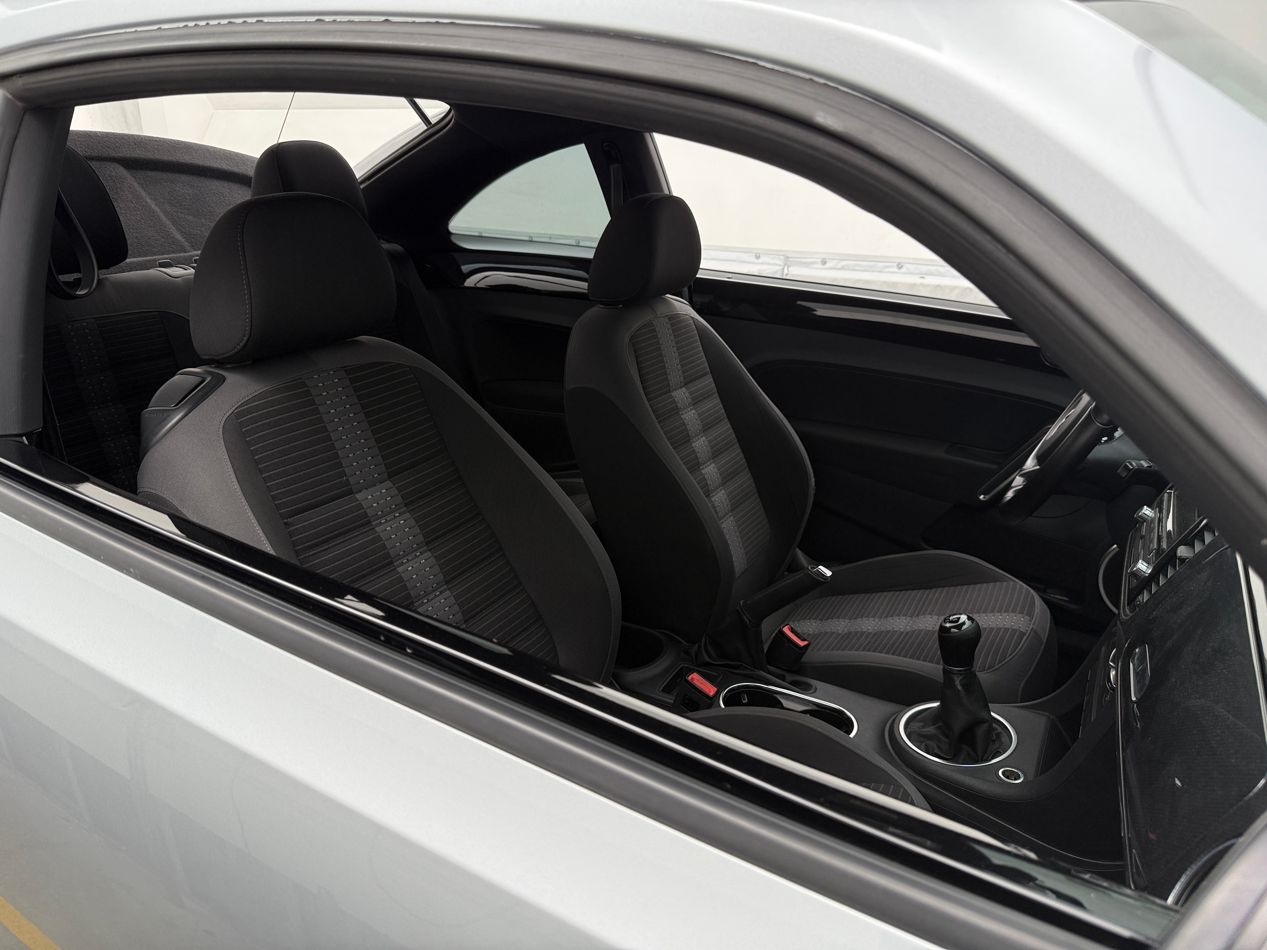 2012 Volkswagen Beetle  2