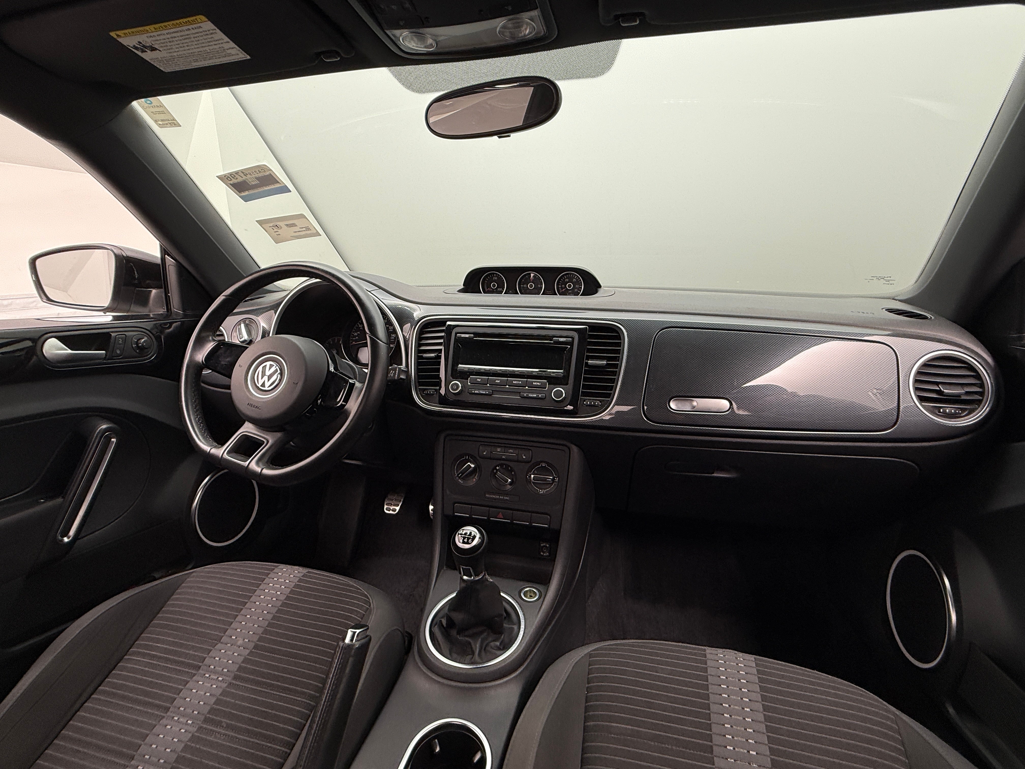 2012 Volkswagen Beetle  3