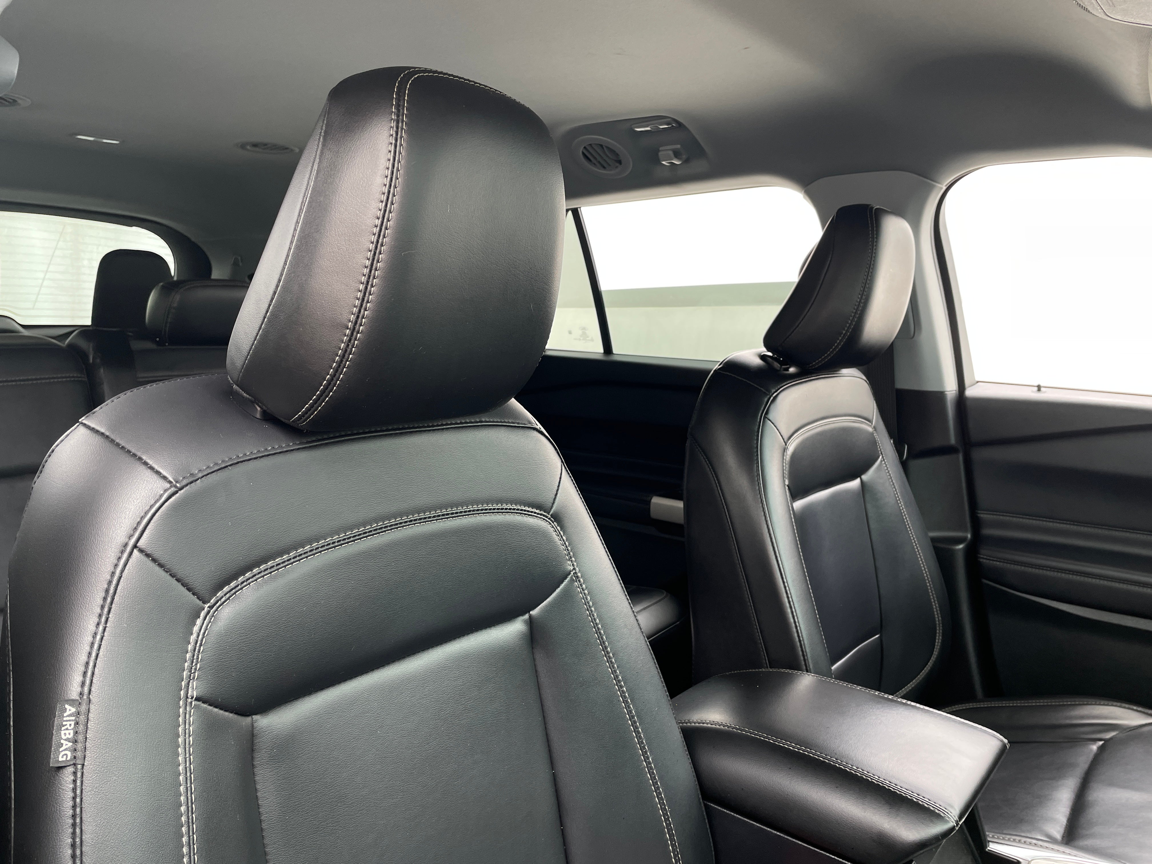 2021 Ford Explorer XLT 2
