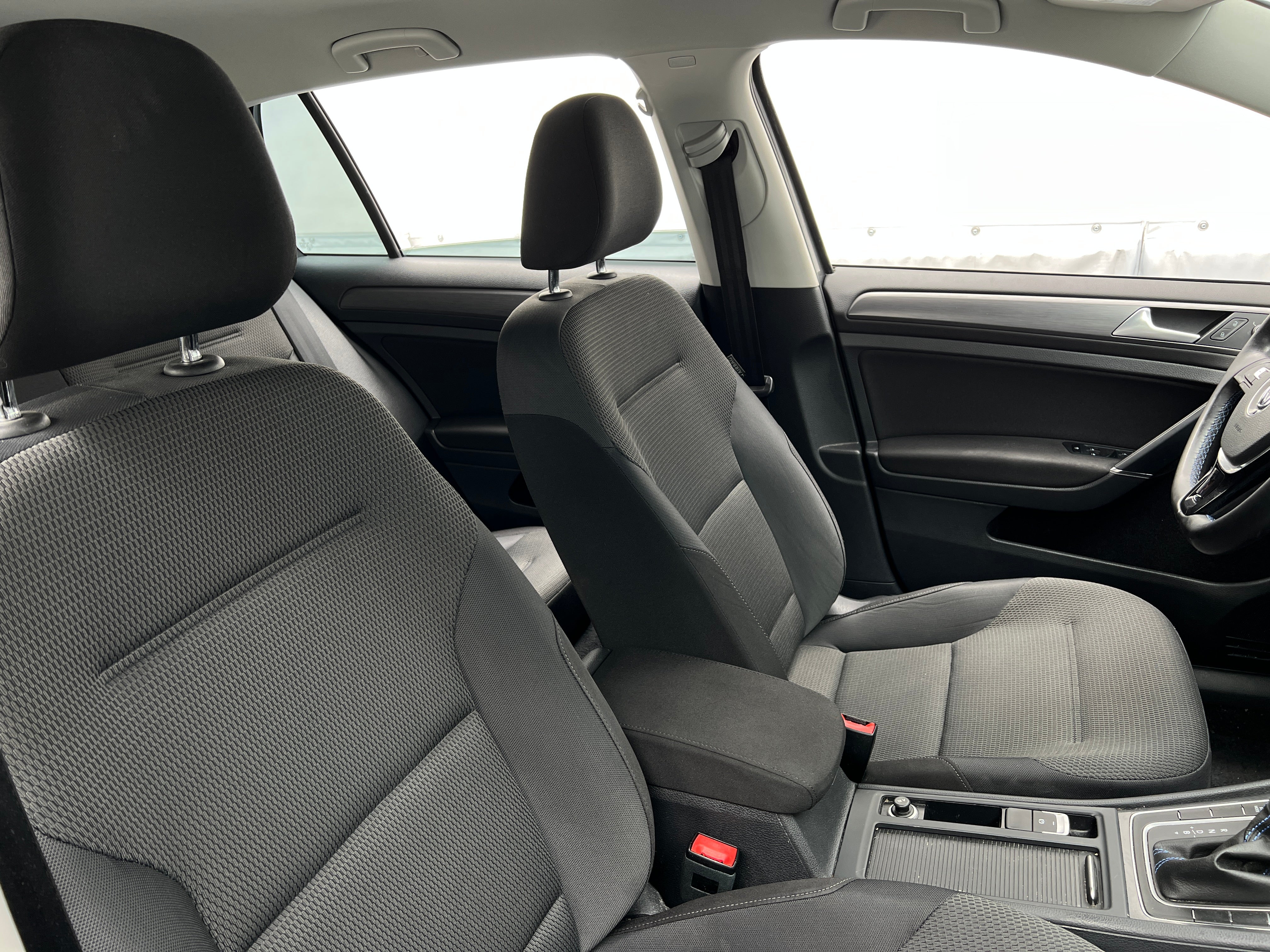 2017 Volkswagen e-Golf SE 2