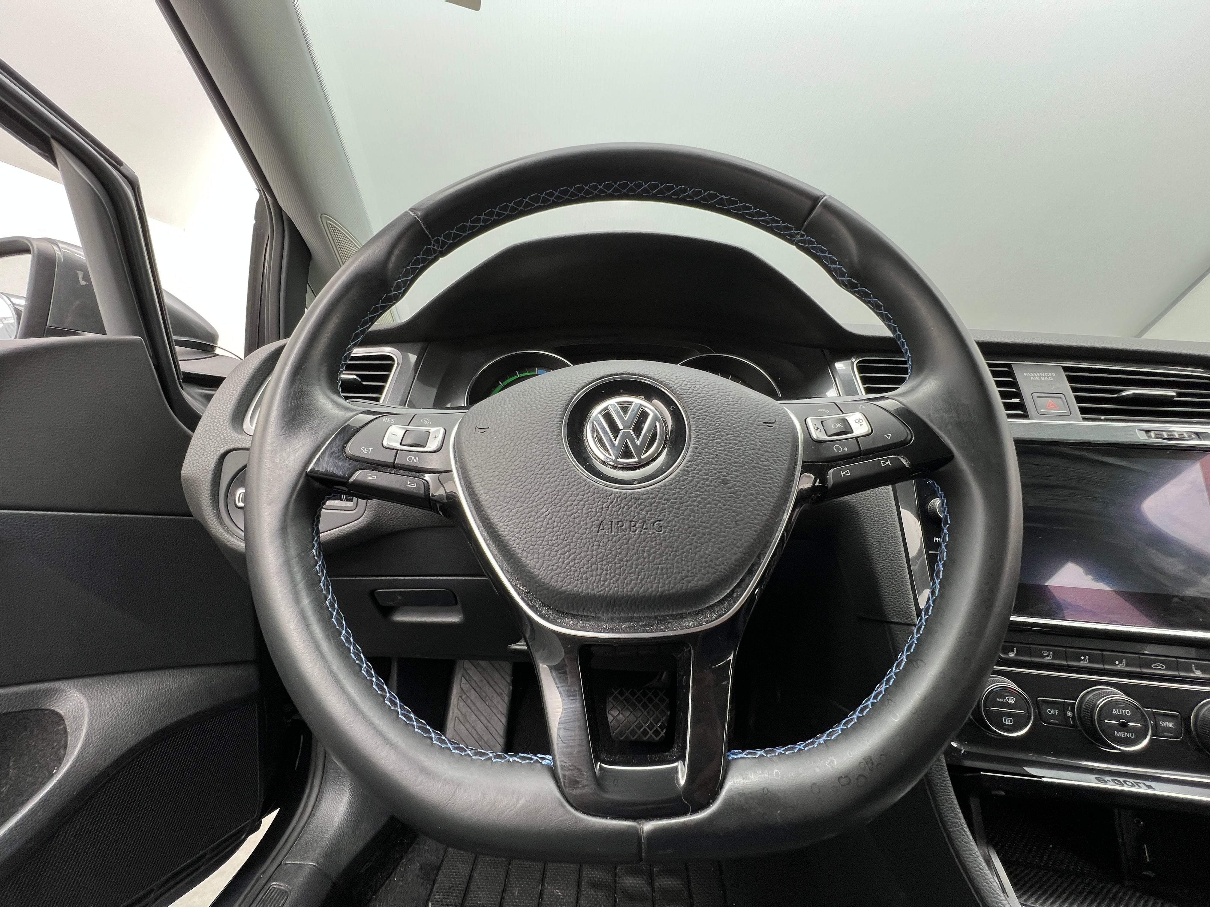 2017 Volkswagen e-Golf SE 5