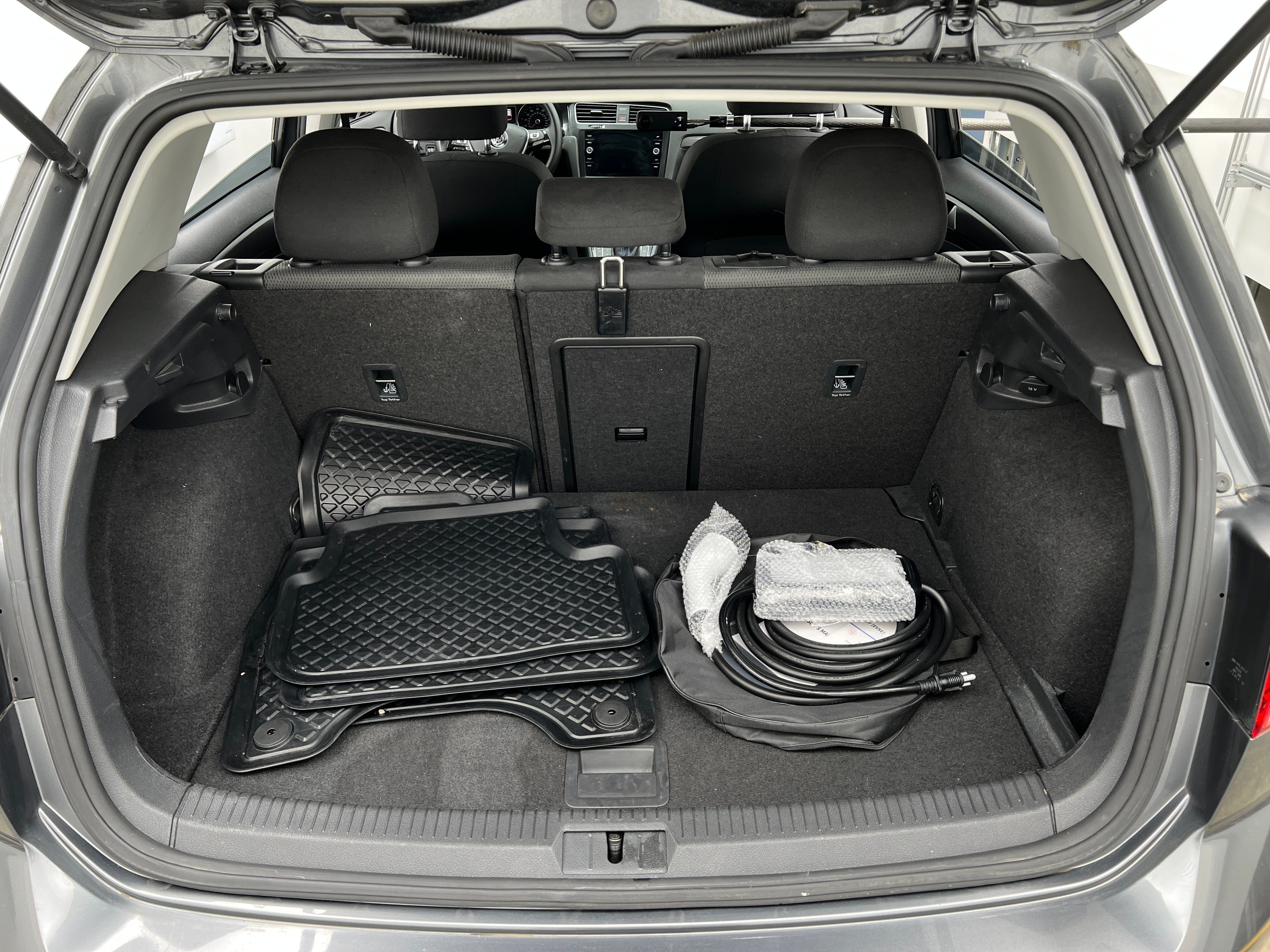 2017 Volkswagen e-Golf SE 7