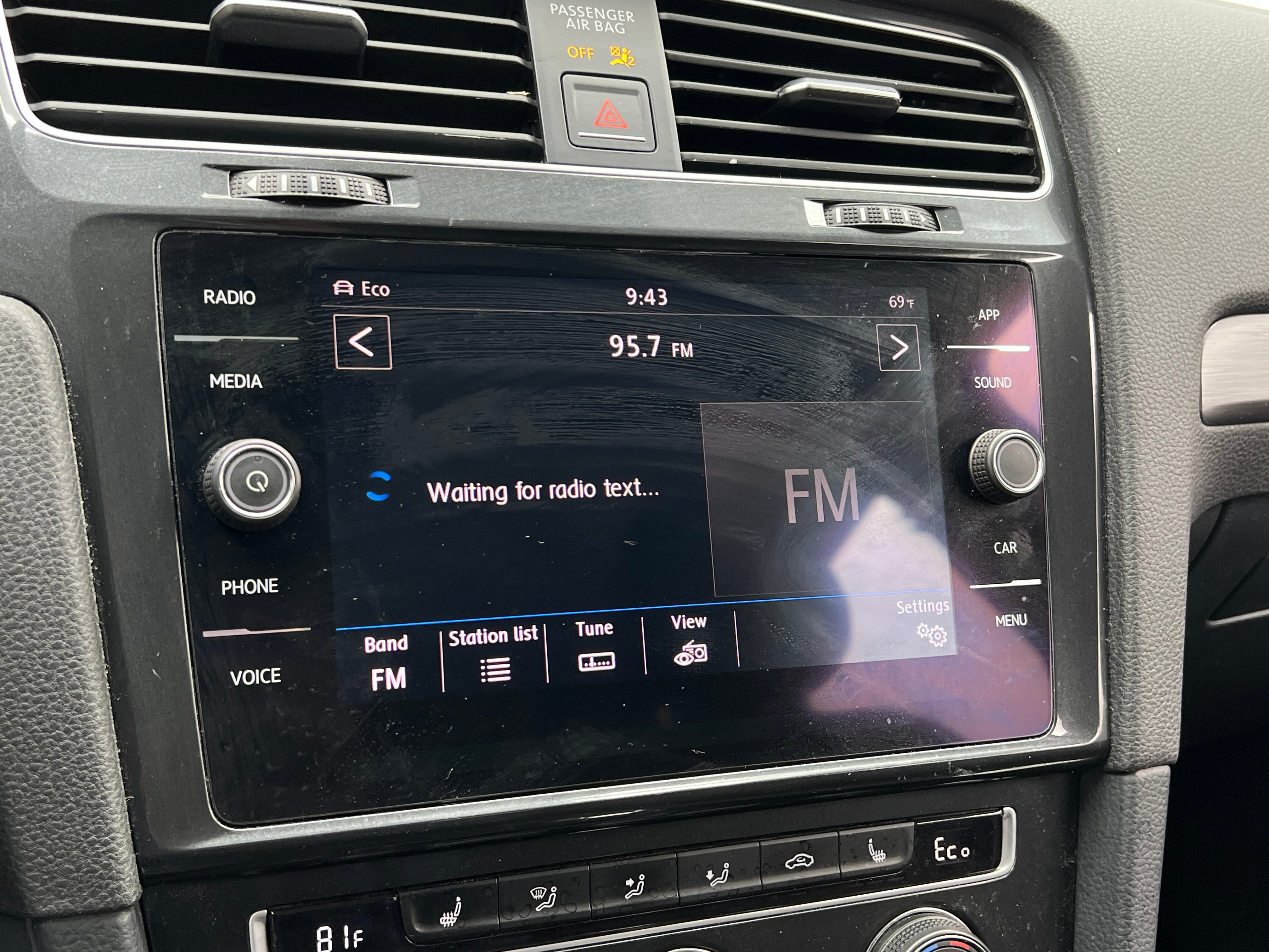 2017 Volkswagen e-Golf SE 4