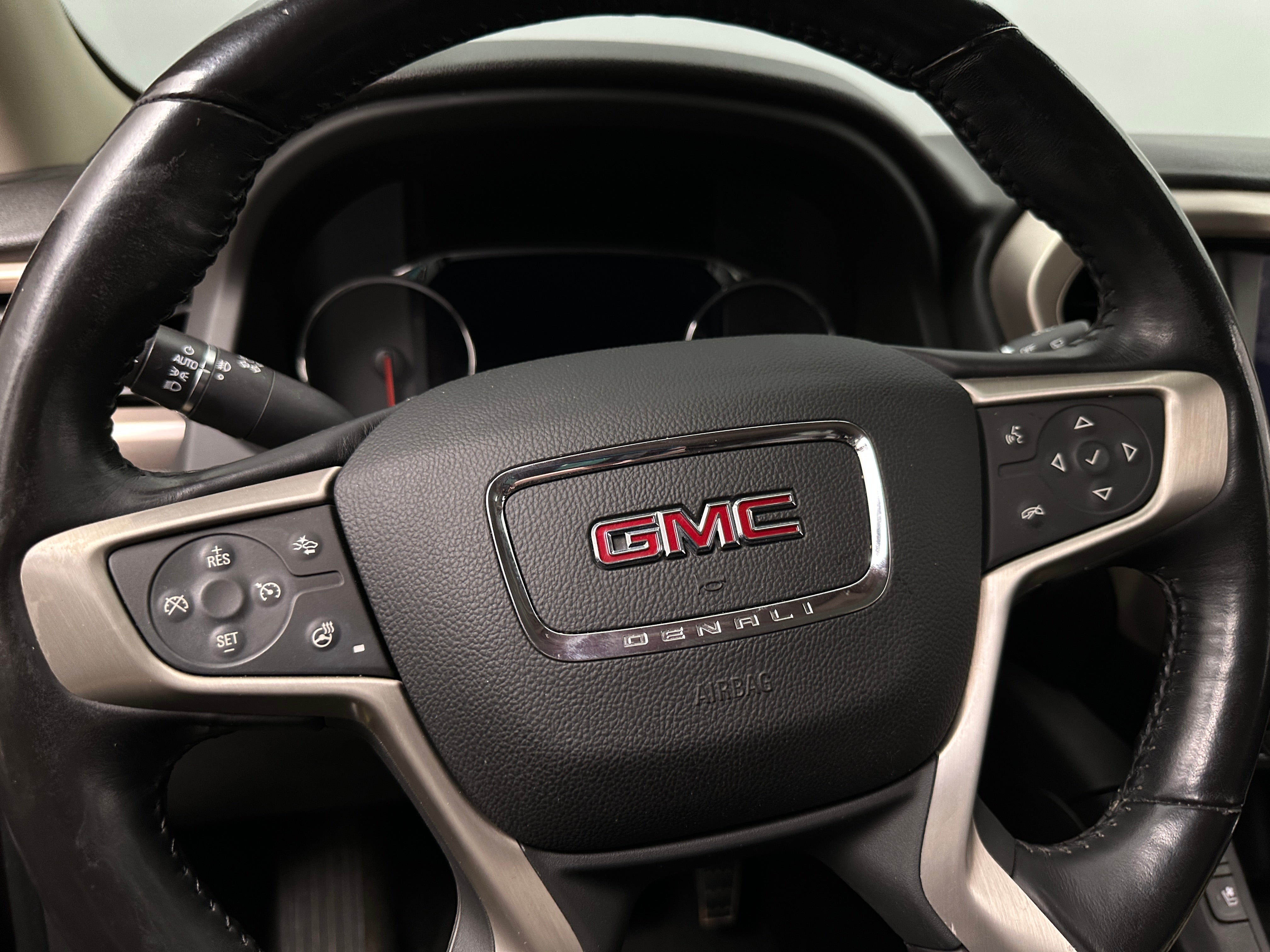 2018 GMC Acadia Denali 4