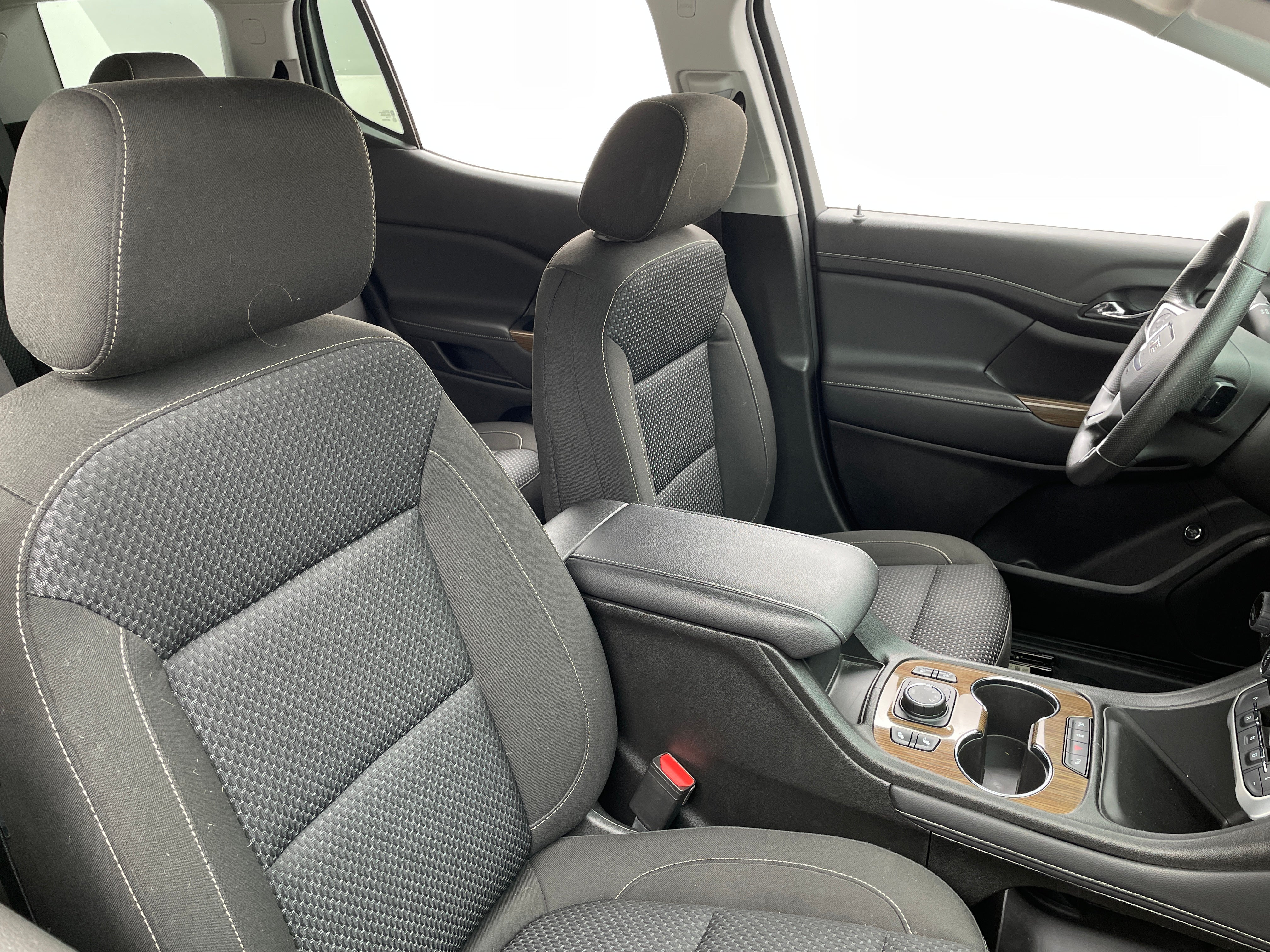 2023 GMC Acadia SLE 2