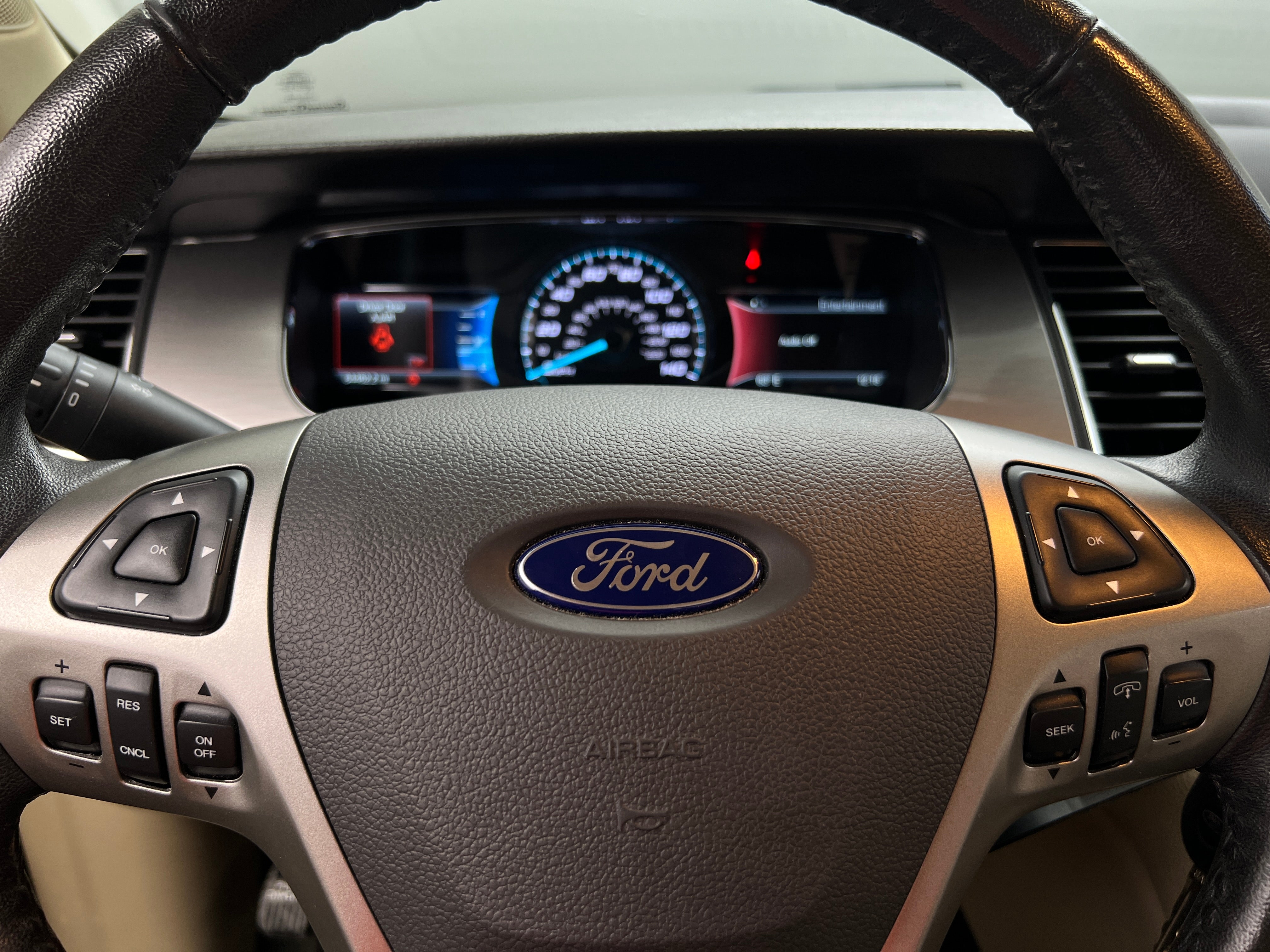 2014 Ford Taurus SEL 4