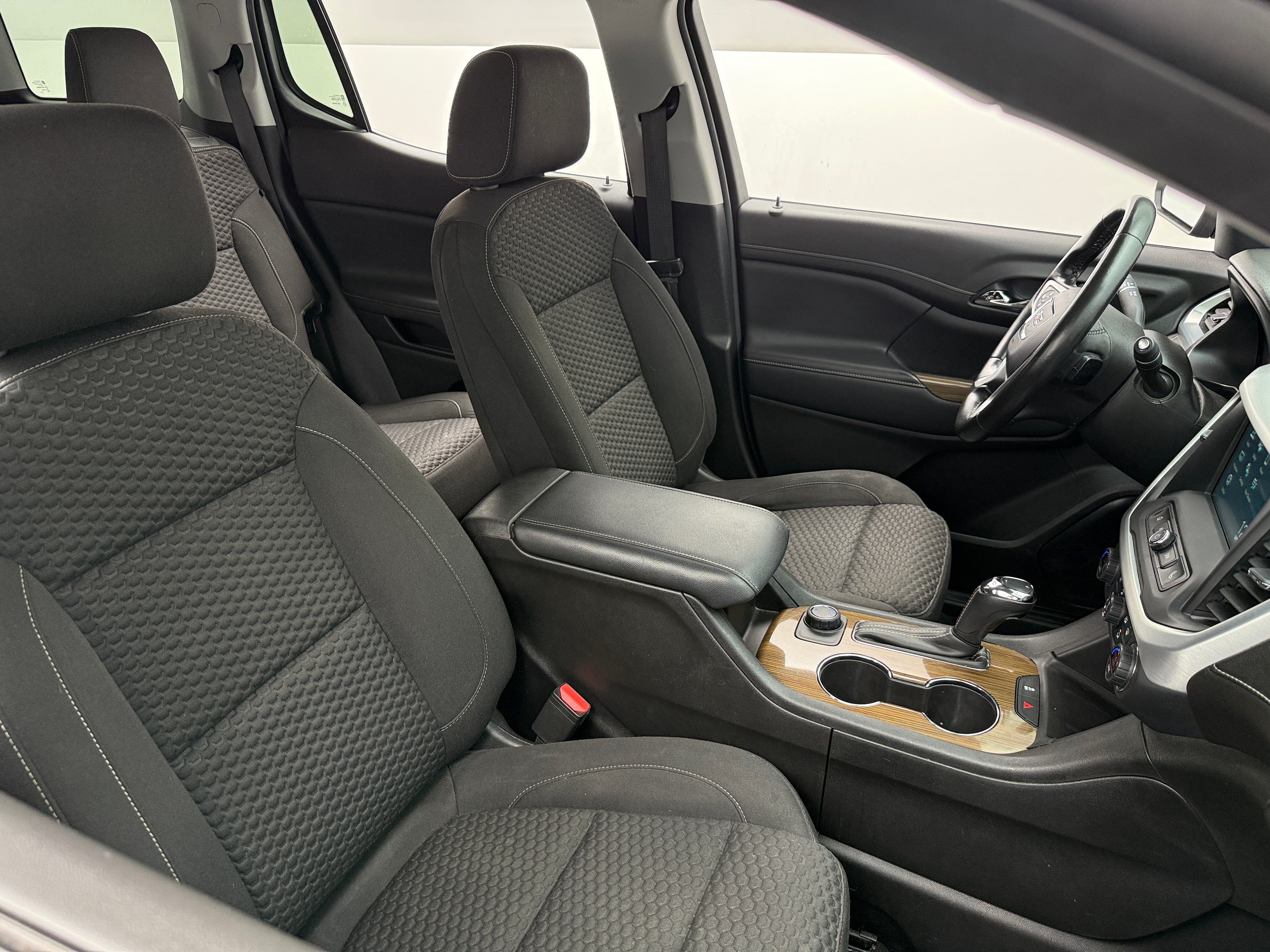 2019 GMC Acadia SLE 2